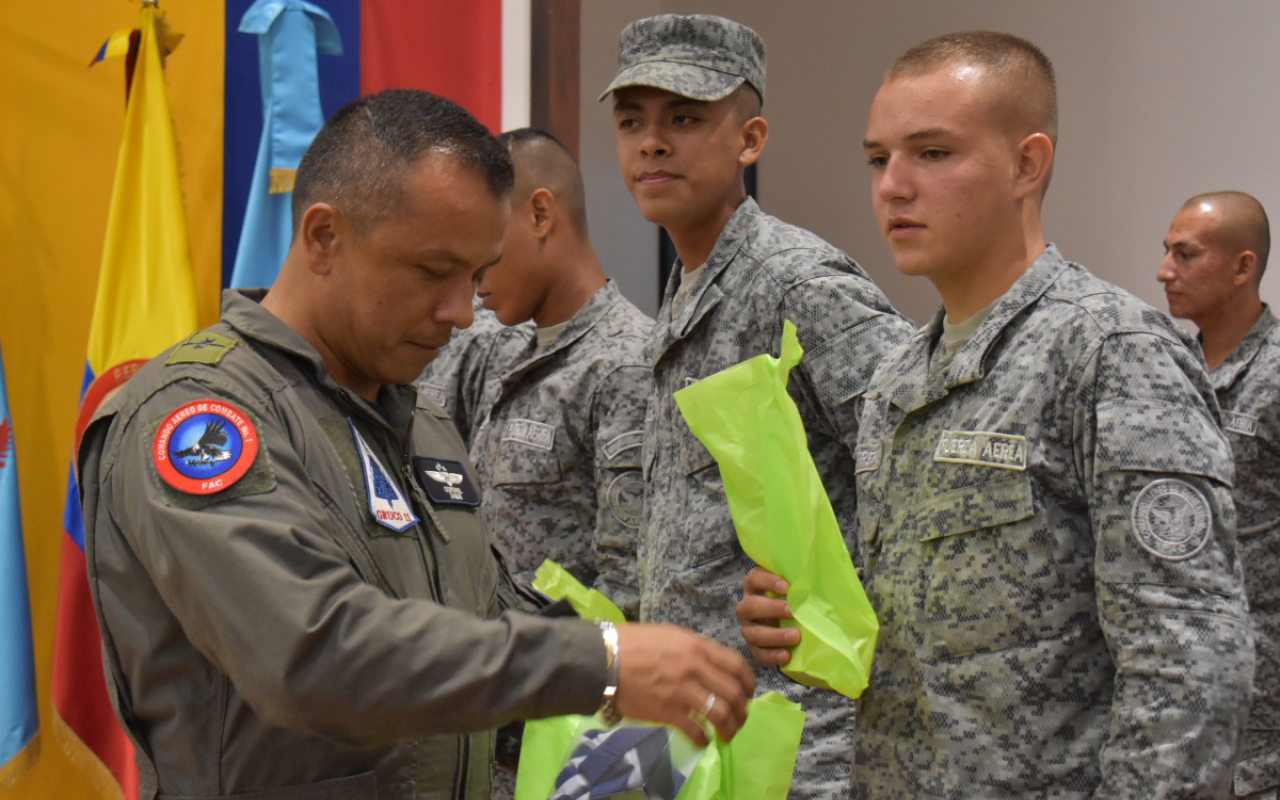 Esfuerzo de los Soldados de Aviación, reconocido durante jornada de esparcimiento