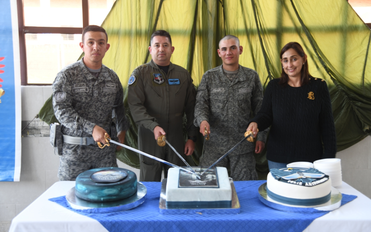 se conmemoraron los 104 años de servicio de la Fuerza Aeroespacial Colombiana se conmemoraron los 104 años de servicio de la Fuerza Aeroespacial Colombiana