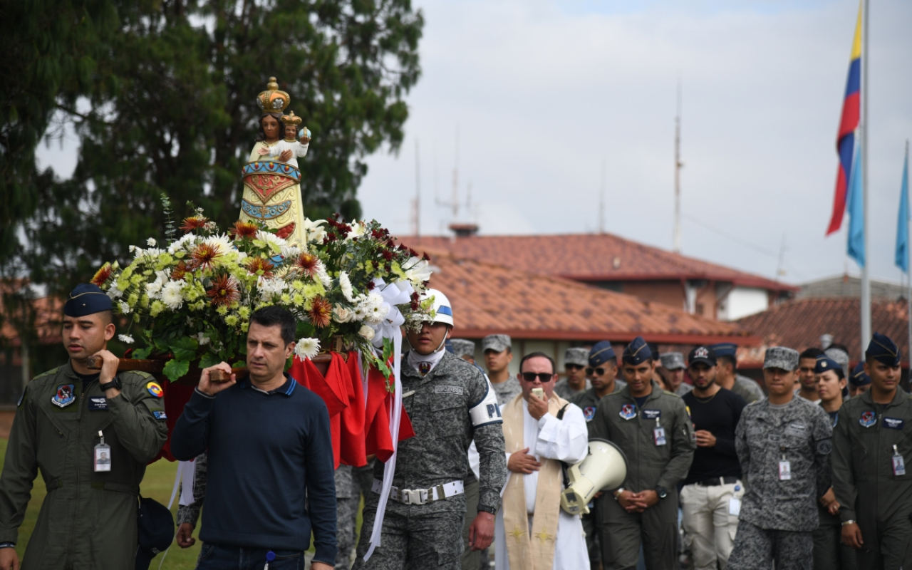 se conmemoraron los 104 años de servicio de la Fuerza Aeroespacial Colombiana