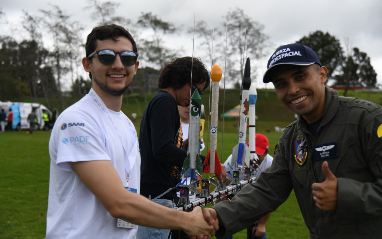 Concurso Colombiano de Cohetería Deportiva cuenta con la participación de la Fuerza Aeroespacial