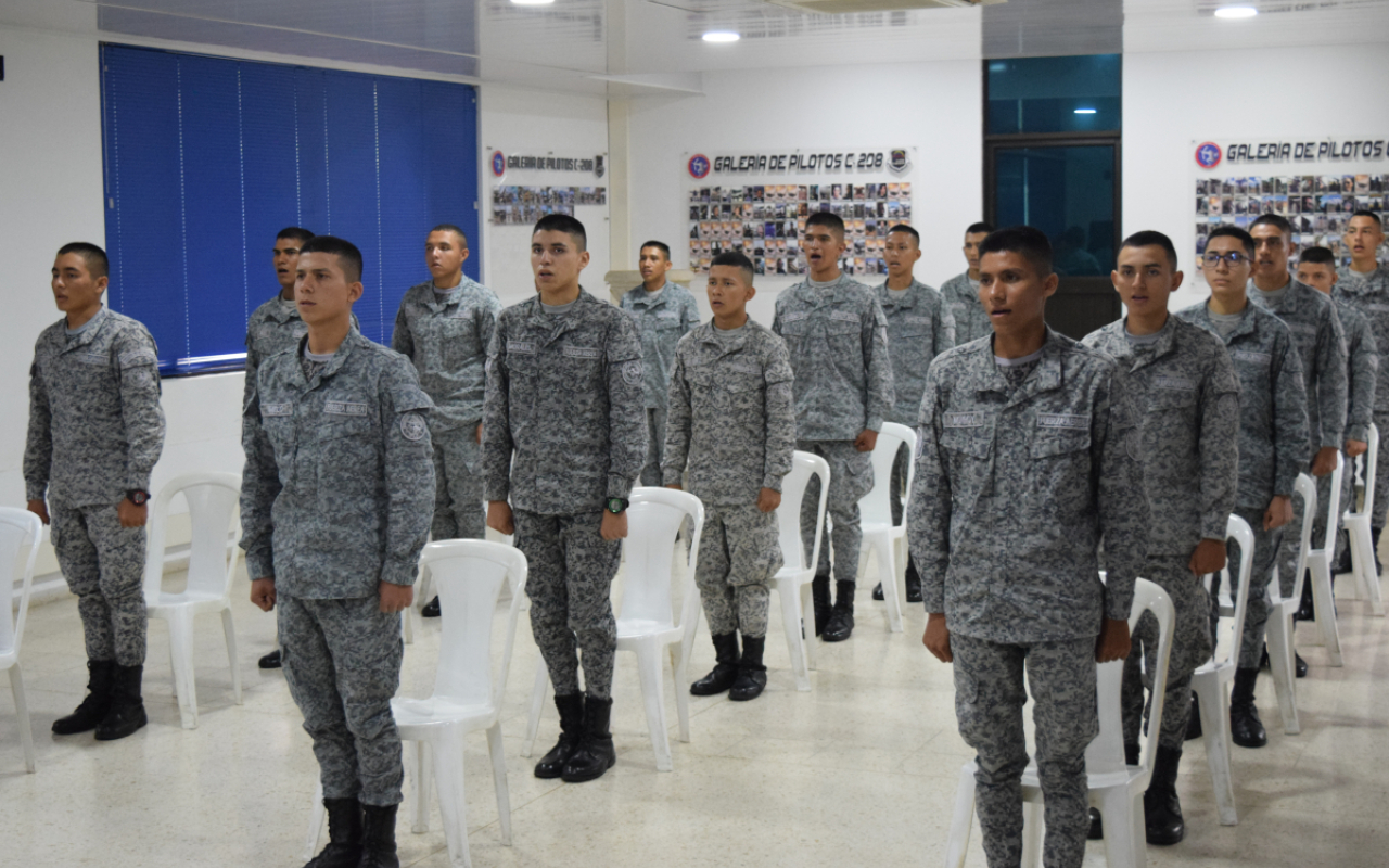Soldados del Grupo Aéreo del Casanare pasan a la reserva activa, dejando un legado de valor y compromiso