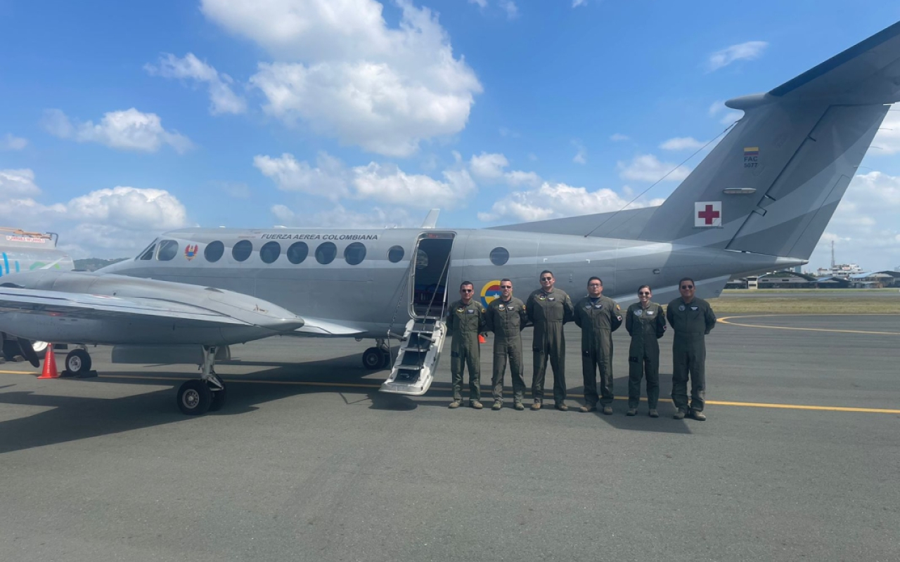 Traslado aeromédico humanitario de Colombiano desde Ecuador fue realizado por la Fuerza Aérea