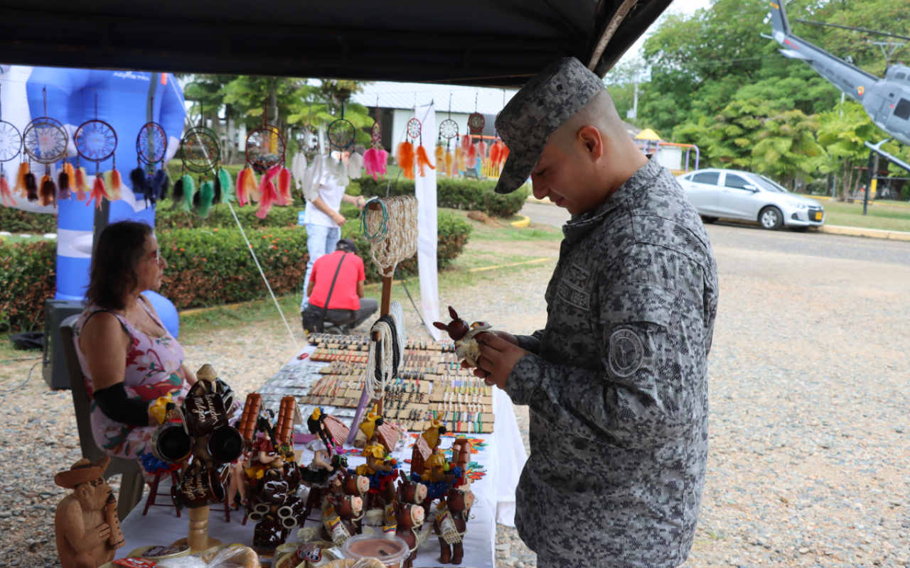 Rueda de emprendimiento en Melgar, Tolima es apoyada por su Fuerza Aérea