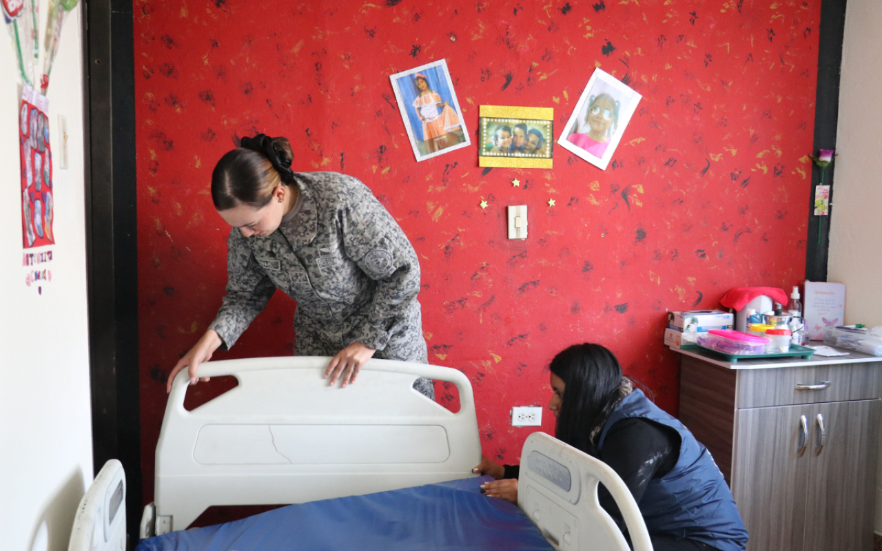 Familia en Bogotá recibe cama Hospitalaria gracias a la Fuerza Aeroespacial Colombiana