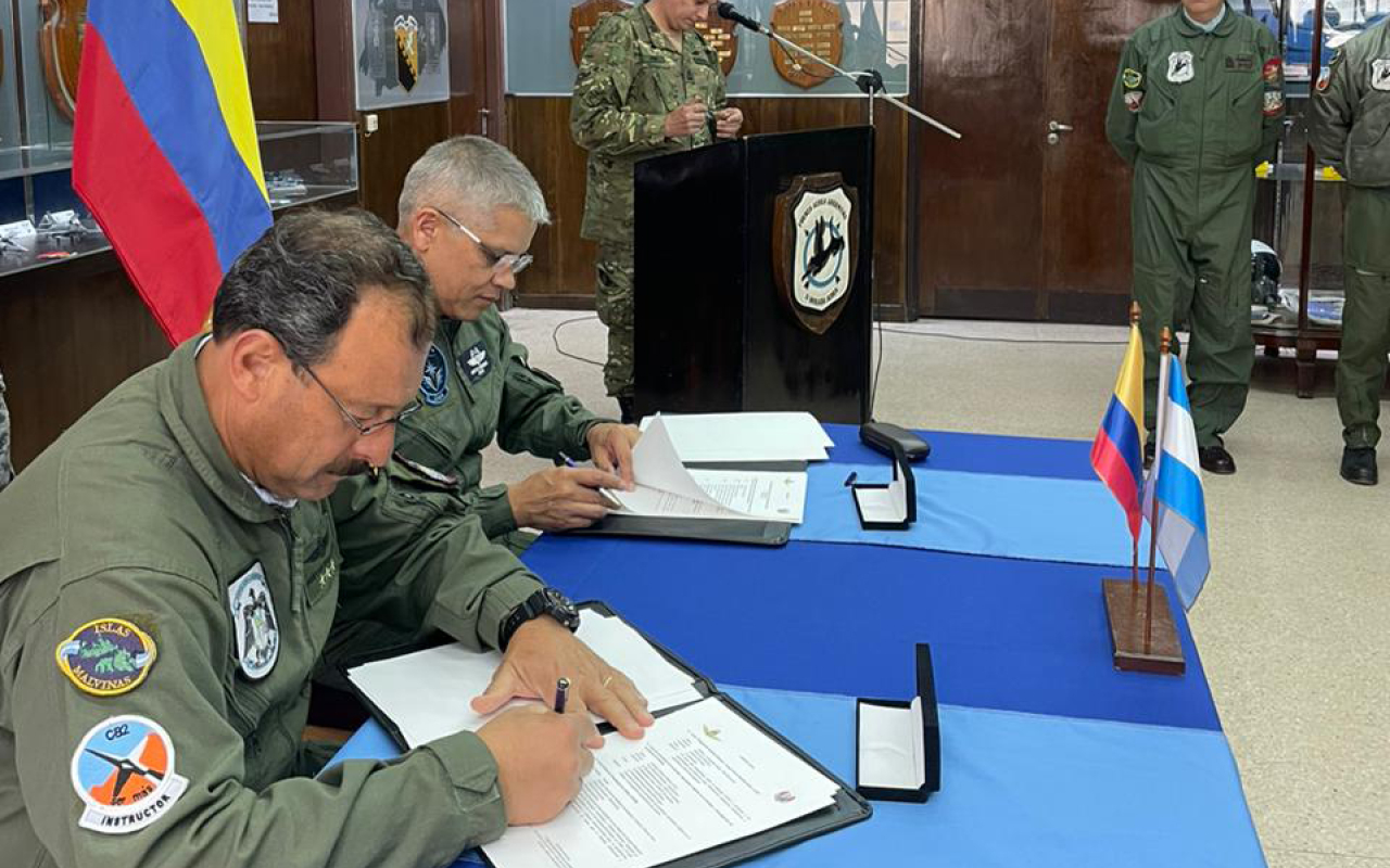 Acordado programa de cooperación bilateral con la Fuerza Aérea Argentina