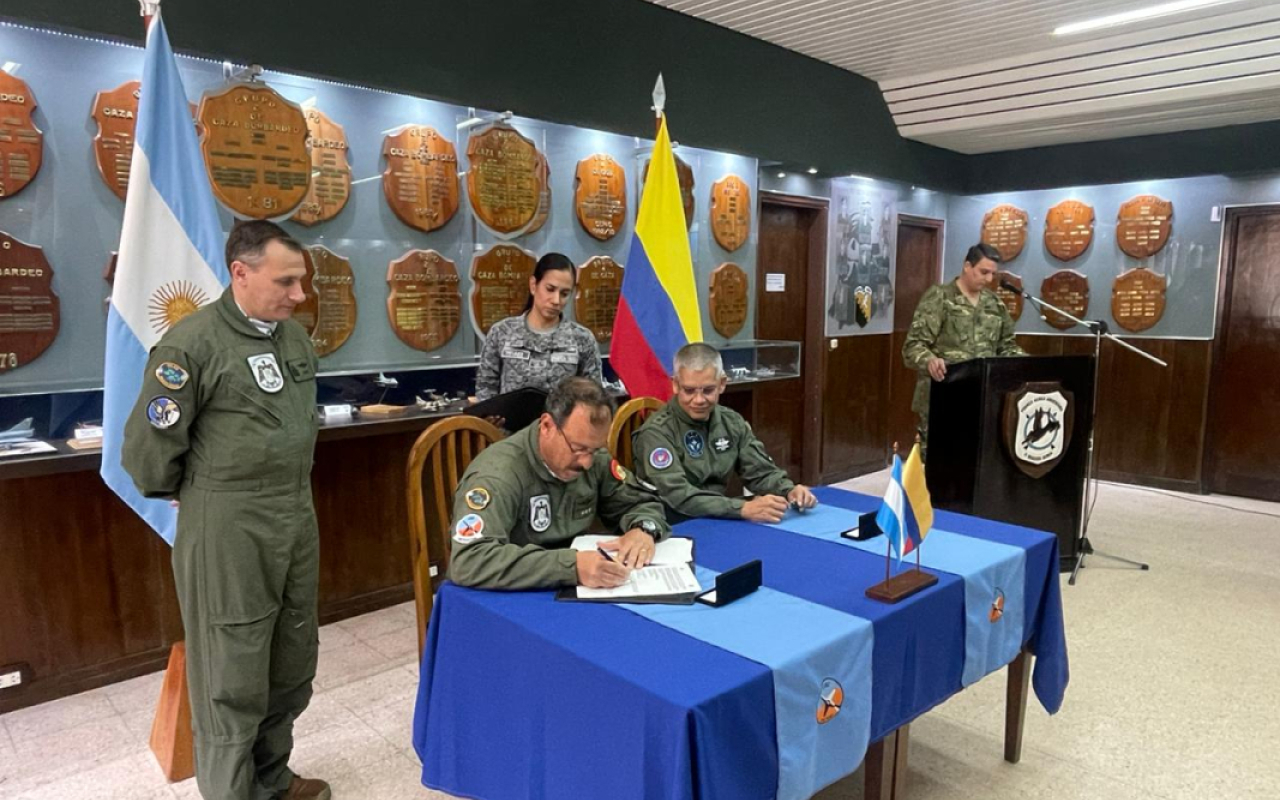 Acordado programa de cooperación bilateral con la Fuerza Aérea Argentina