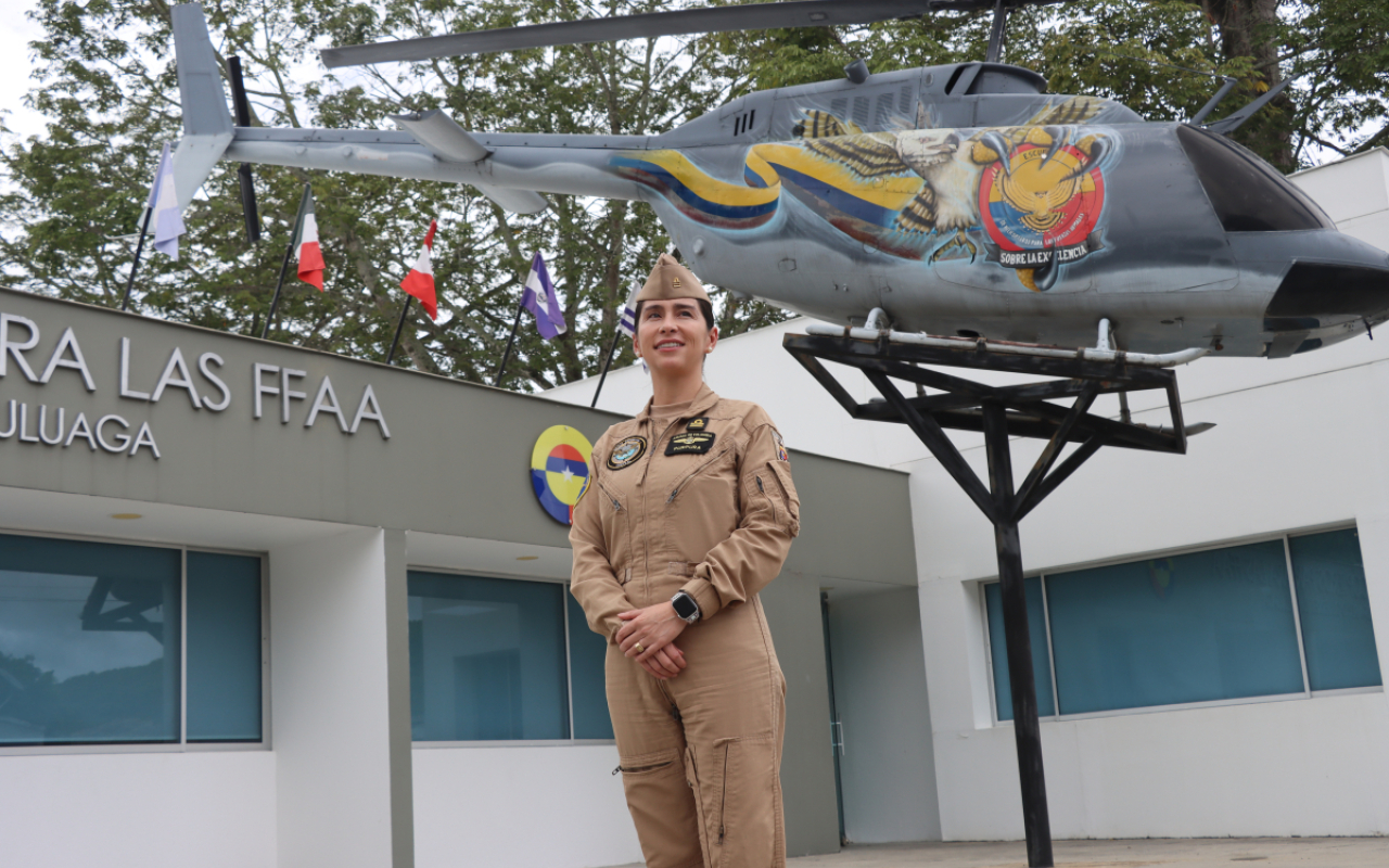 Nuevos instructores de vuelo por instrumentos hacia la excelencia en la aviación militar