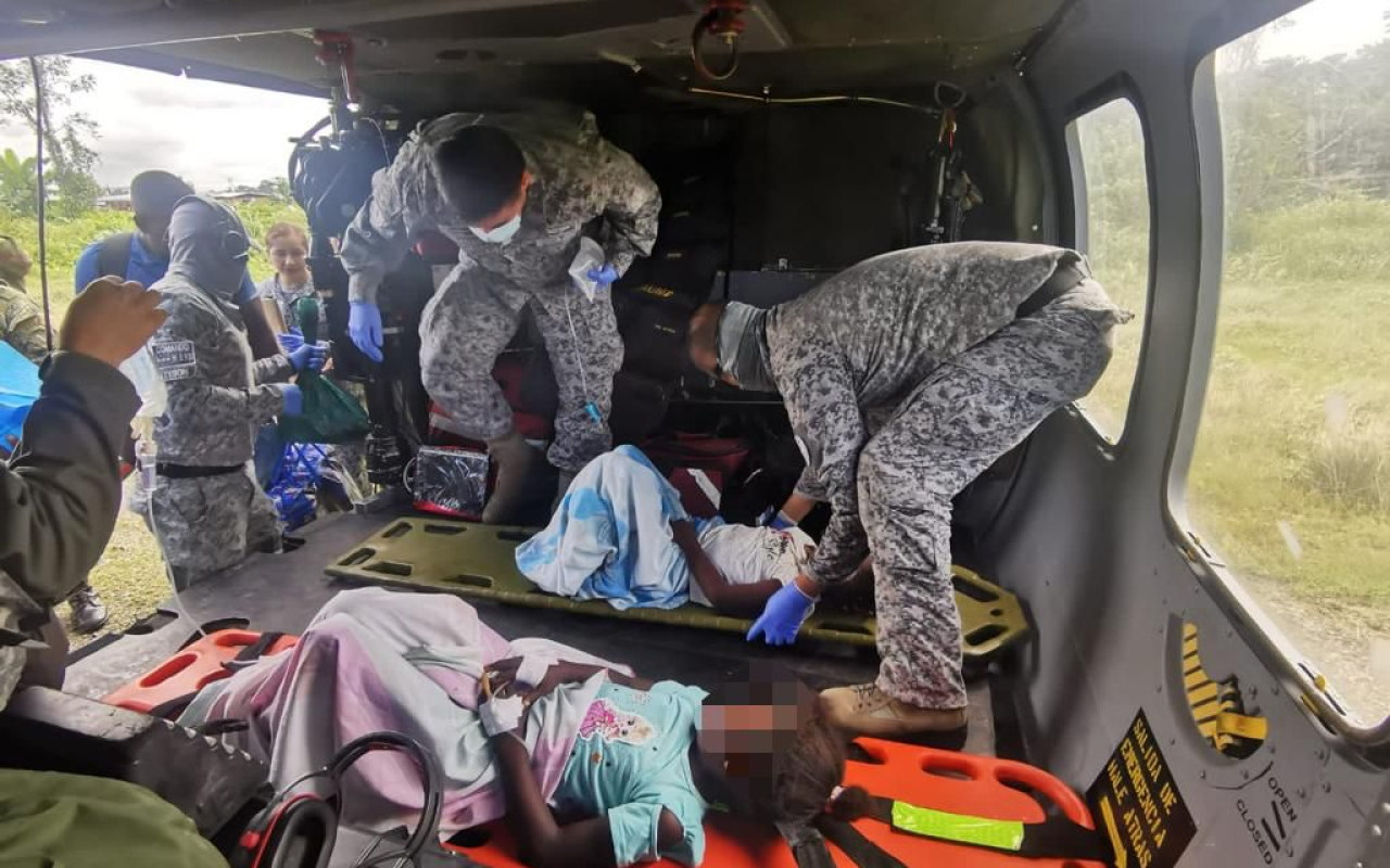 Traslado aeromédico humanitario de su Fuerza Aérea permitió salvar la vida de tres personas en Iscuandé, Nariño