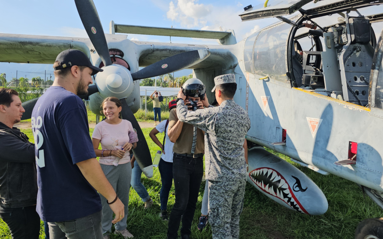 Jóvenes casanareños conocen las capacidades de la Fuerza Aérea en el oriente colombiano