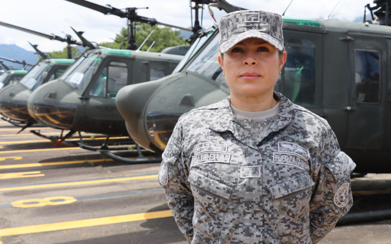 Madre militar lidera el mantenimiento de robusta flota de helicópteros en Melgar, Tolima