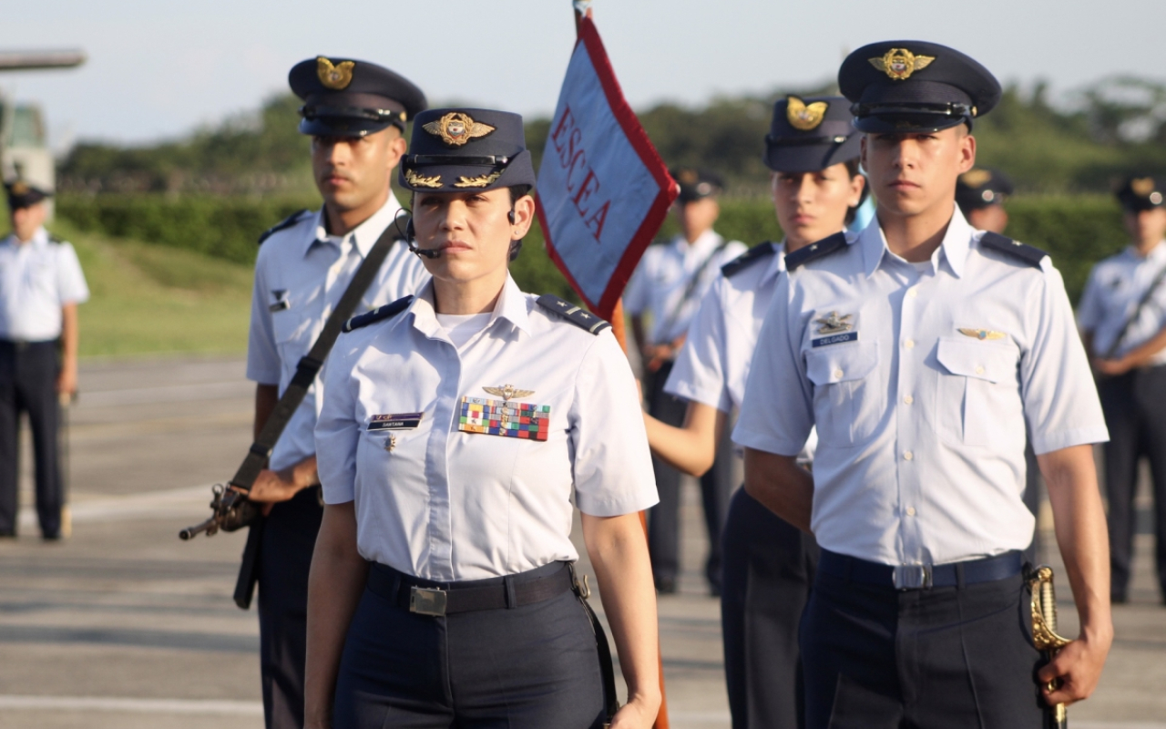 Ceremonia Militar de ascenso de Oficiales de su Fuerza Aérea Colombiana en Casanare
