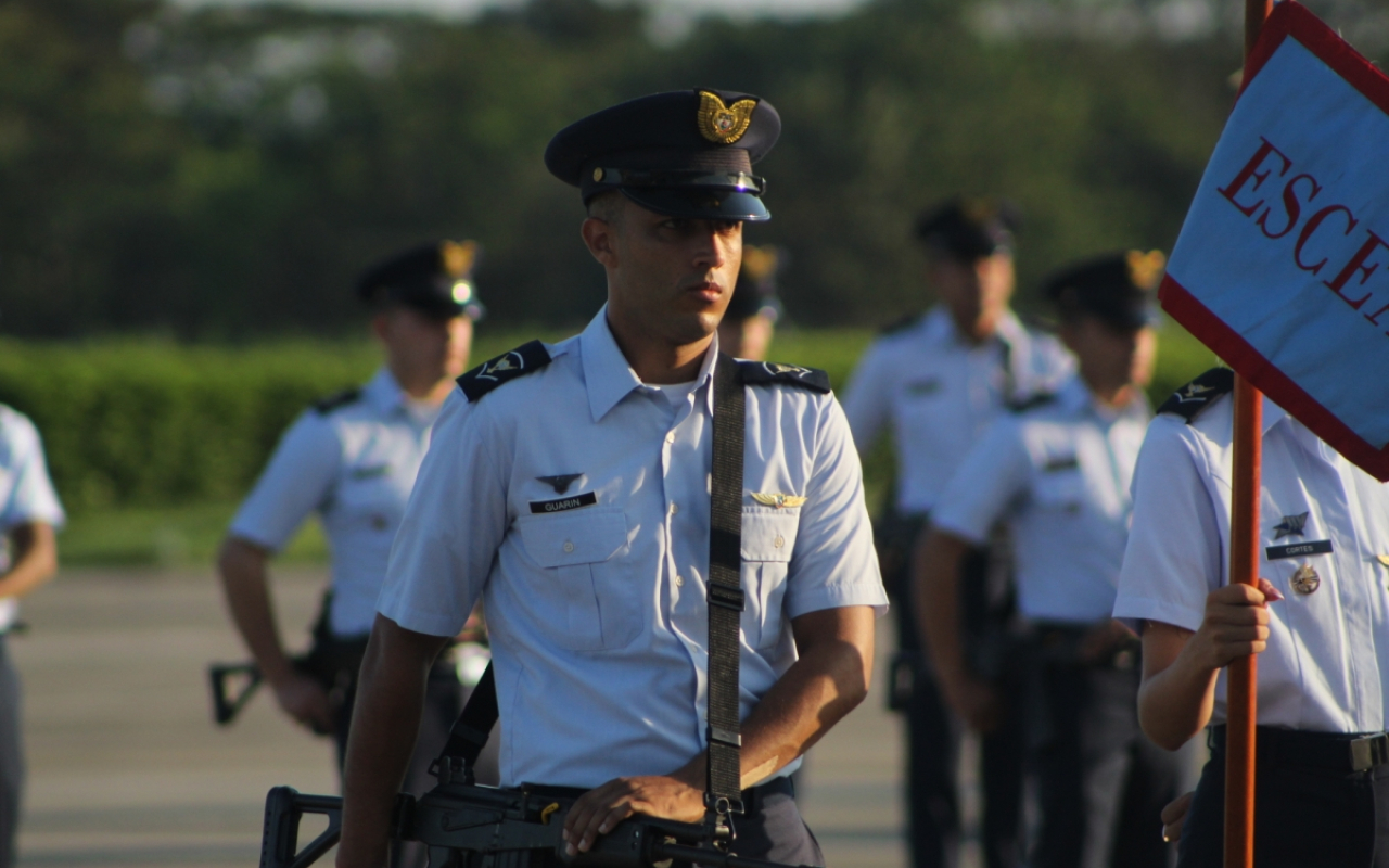 Ceremonia Militar de ascenso de Oficiales de su Fuerza Aérea Colombiana en Casanare