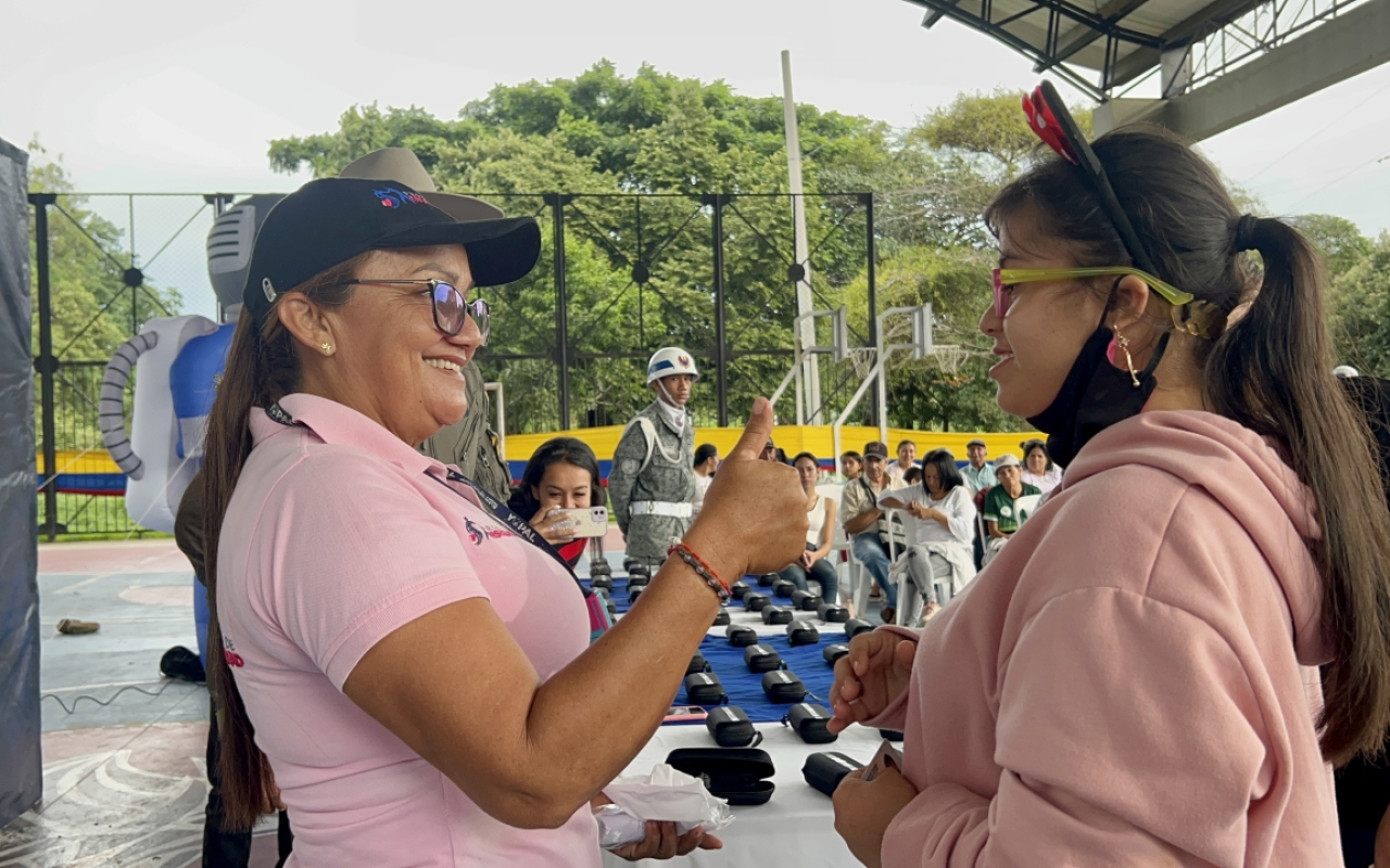 Beneficiados de la Jornada de Salud en Yopal, recibieron sus gafas formuladas