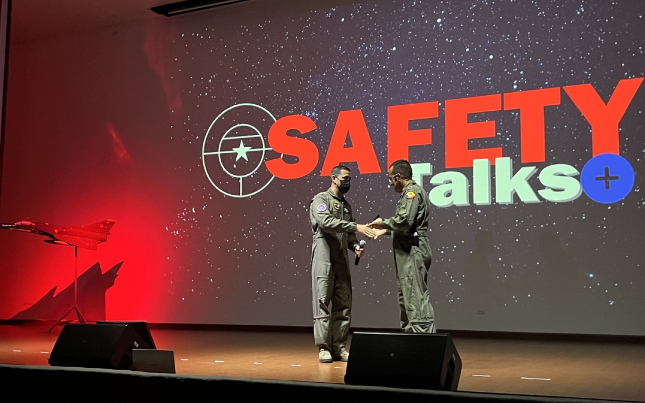 Con ‘Safety Talk Plus’ su Fuerza Aérea Colombiana promueve la seguridad operacional