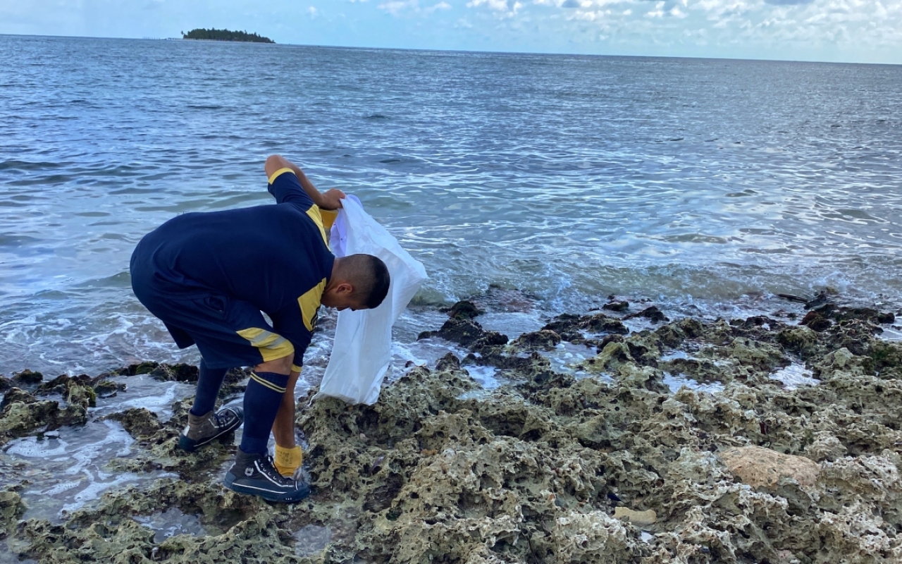 Nueva jornada de limpieza en las playas de San Andrés, Isla