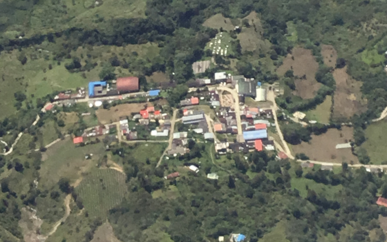 Aeronaves de la Fuerza Aeroespacial monitorean municipios afectados por eventos sísmicos en Meta y Cundinamarca