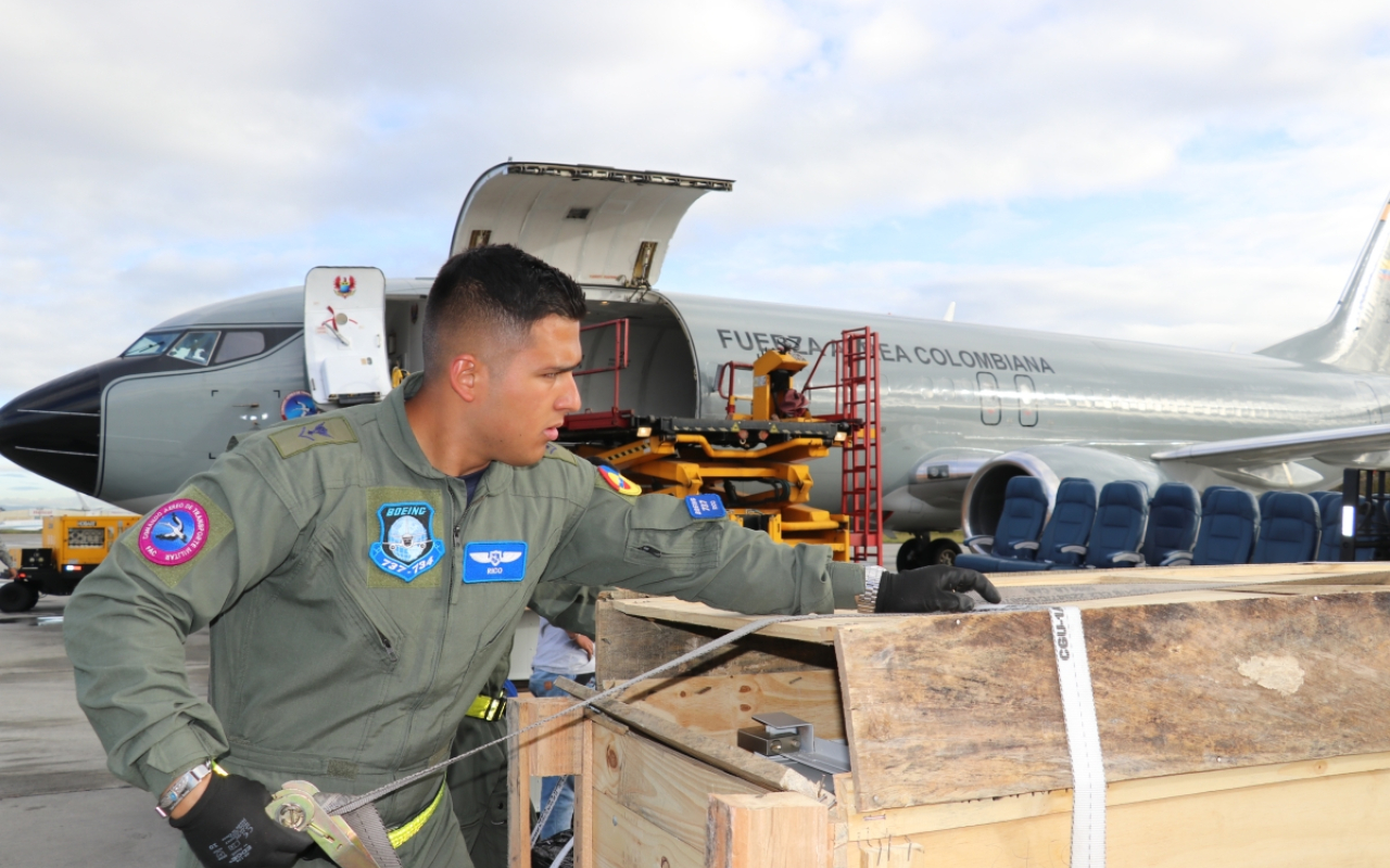 Población indígena del Guainía tendrá servicio de internet y telefonía con el apoyo de la Fuerza Aeroespacial Colombiana