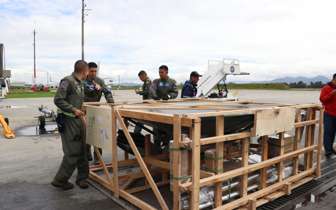 Población indígena del Guainía tendrá servicio de internet y telefonía con el apoyo de la Fuerza Aeroespacial Colombiana