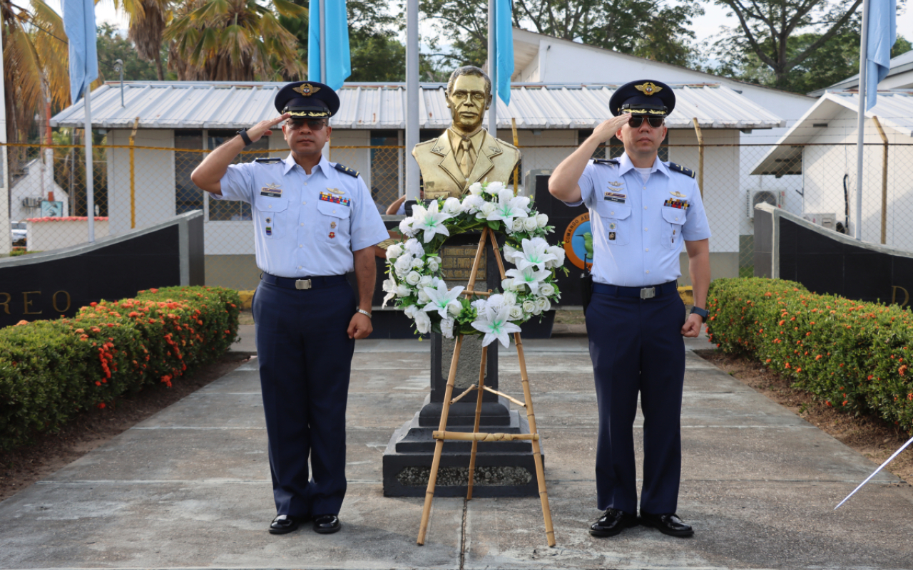 Ceremonia Militar en conmemoración del Día Nacional de los Derechos Humanos