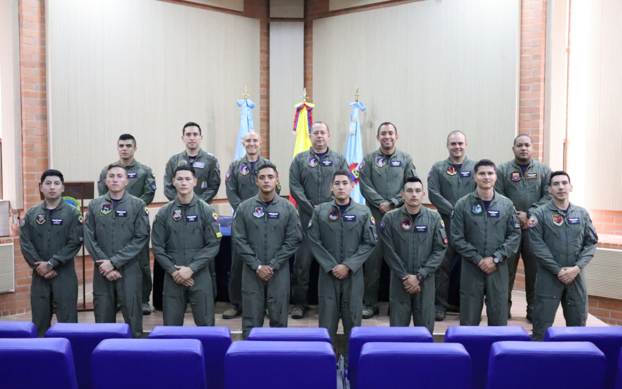 Por primera vez fuerzas aéreas de otros países se capacitan como instructores de vuelo en la Base Aérea Marco Fidel Suárez