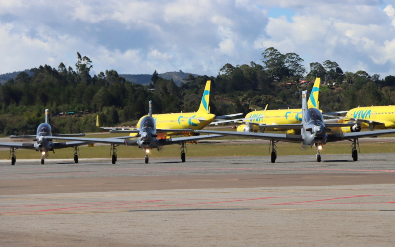 Escuadrilla Tucano emocionó a los asistentes a la F-Air Colombia 2023