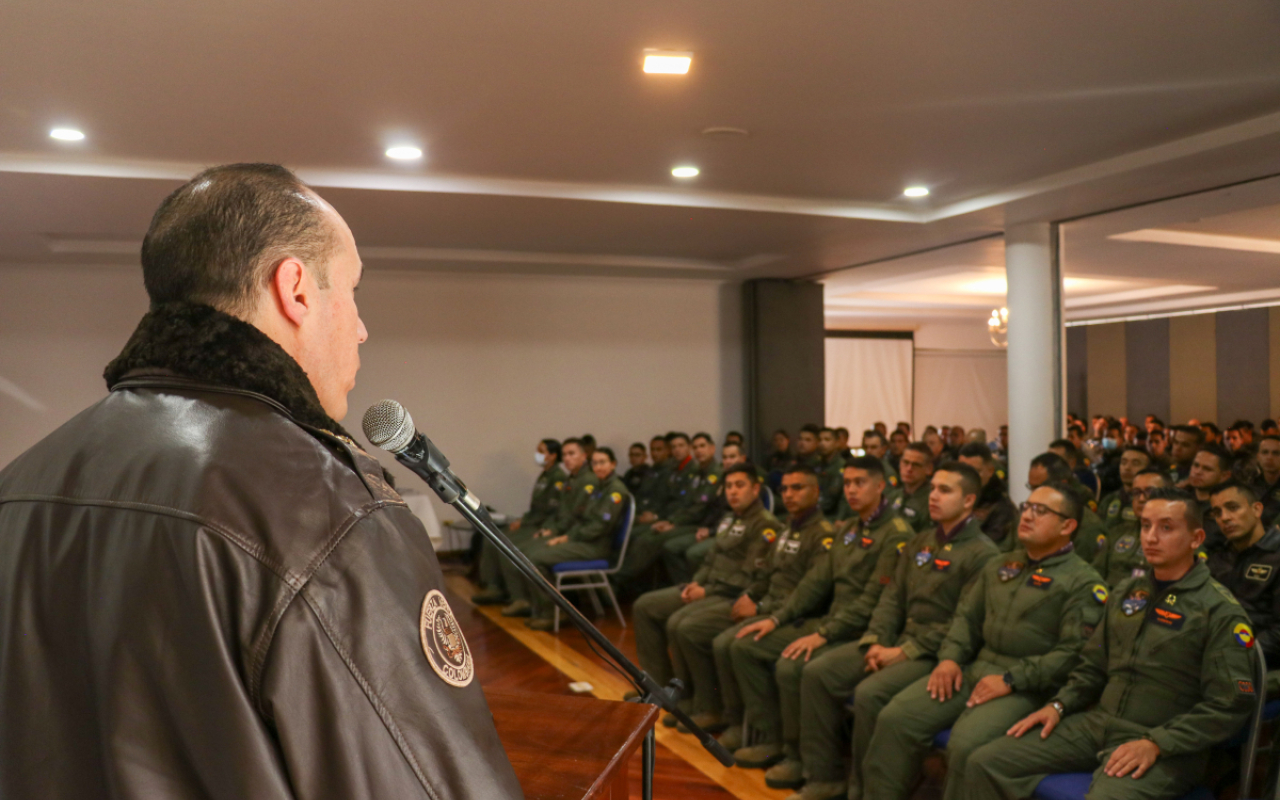 Tripulaciones del CATAM reciben reconocimiento por apoyo a las operaciones de la Fuerza de Tarea Conjunta OMEGA