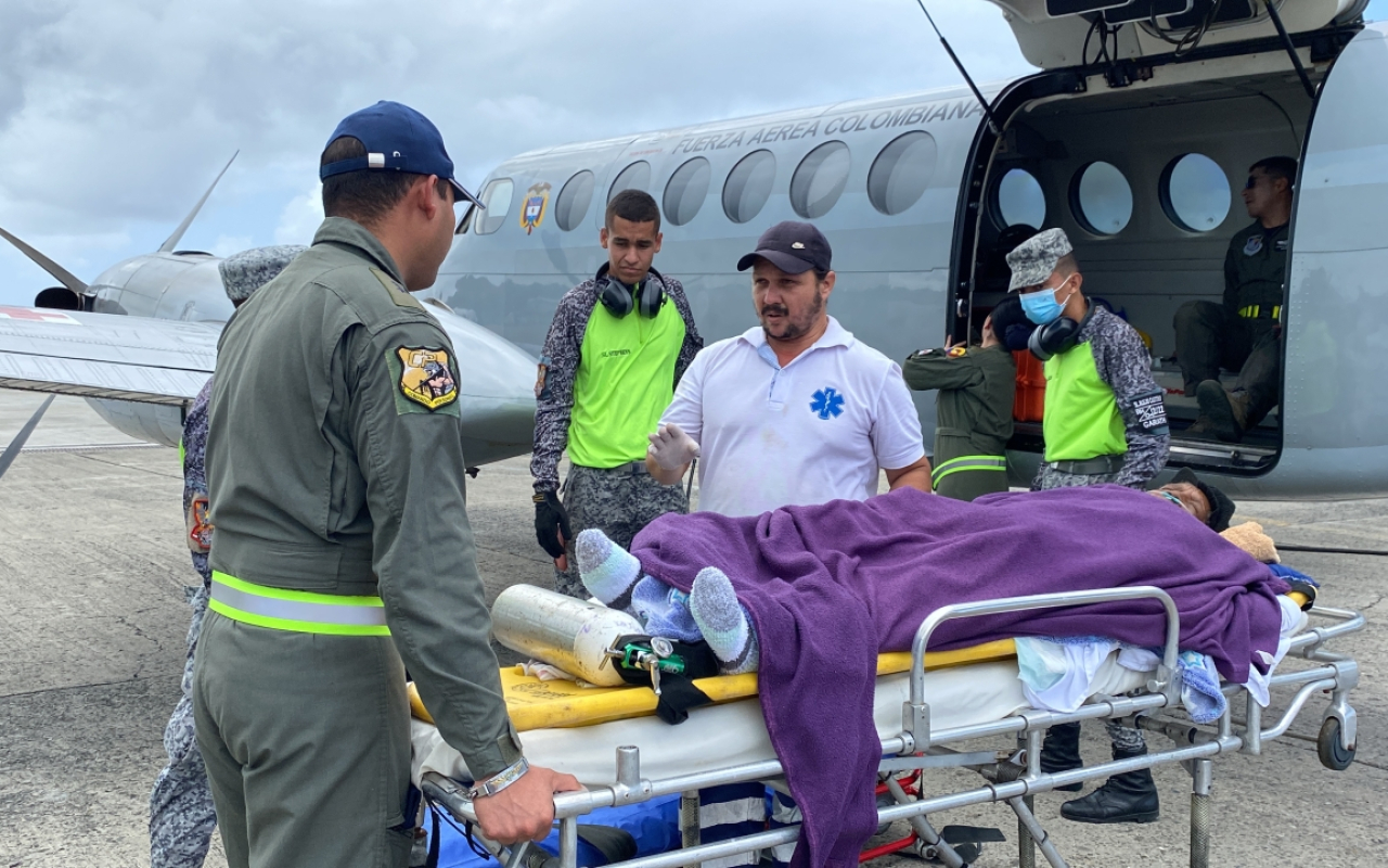 Traslado aeromédico de adulto mayor, fue realizado por su Fuerza Aérea Colombiana