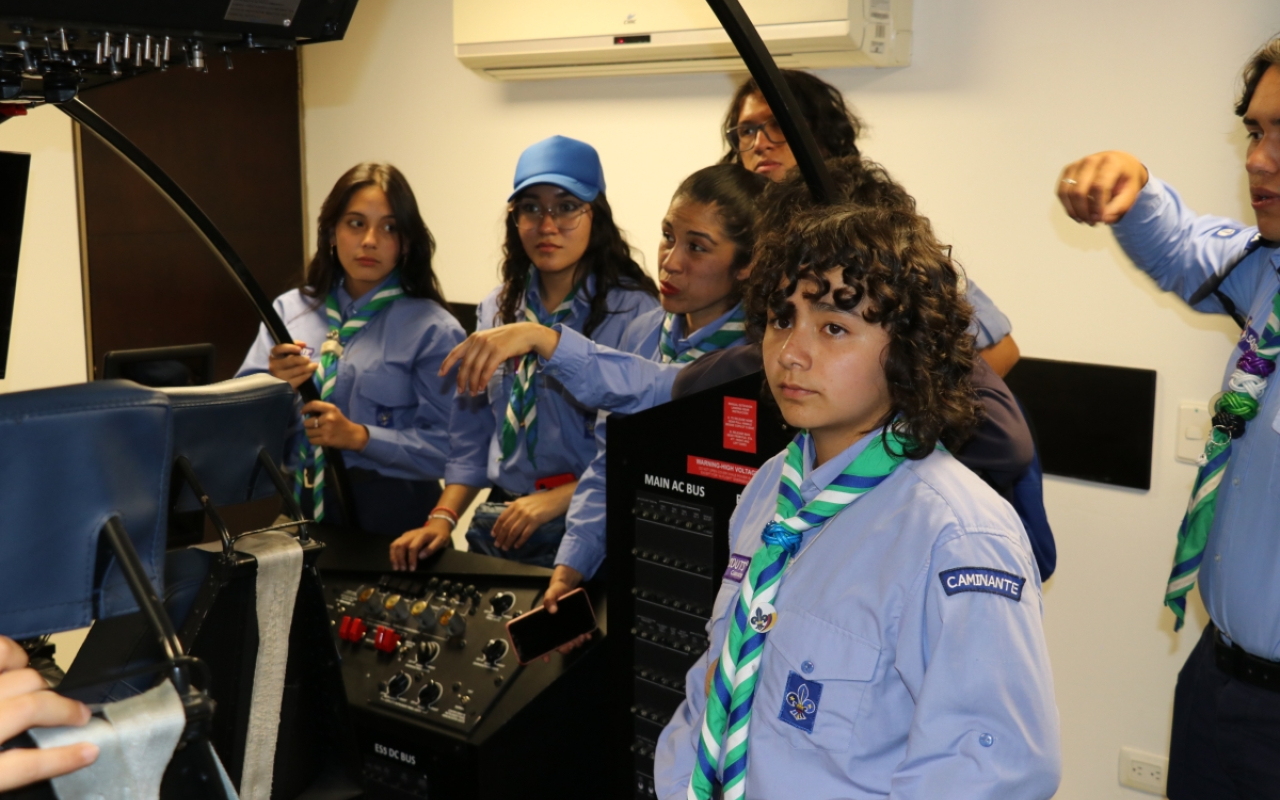 Niños y jóvenes Scouts de Bogotá fueron los protagonistas de un día en la Fuerza Aeroespacial Colombiana