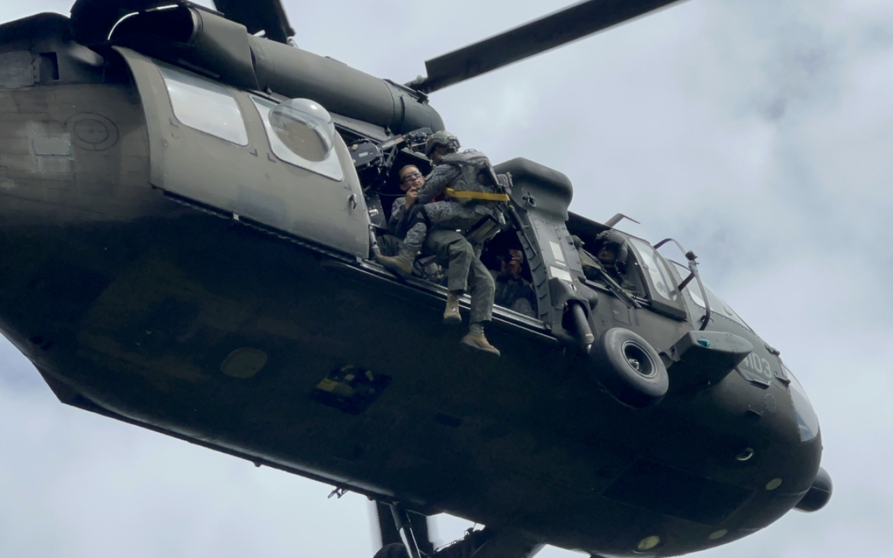 Entrenamiento para salvar vidas en el Comando Aéreo de Combate No. 2