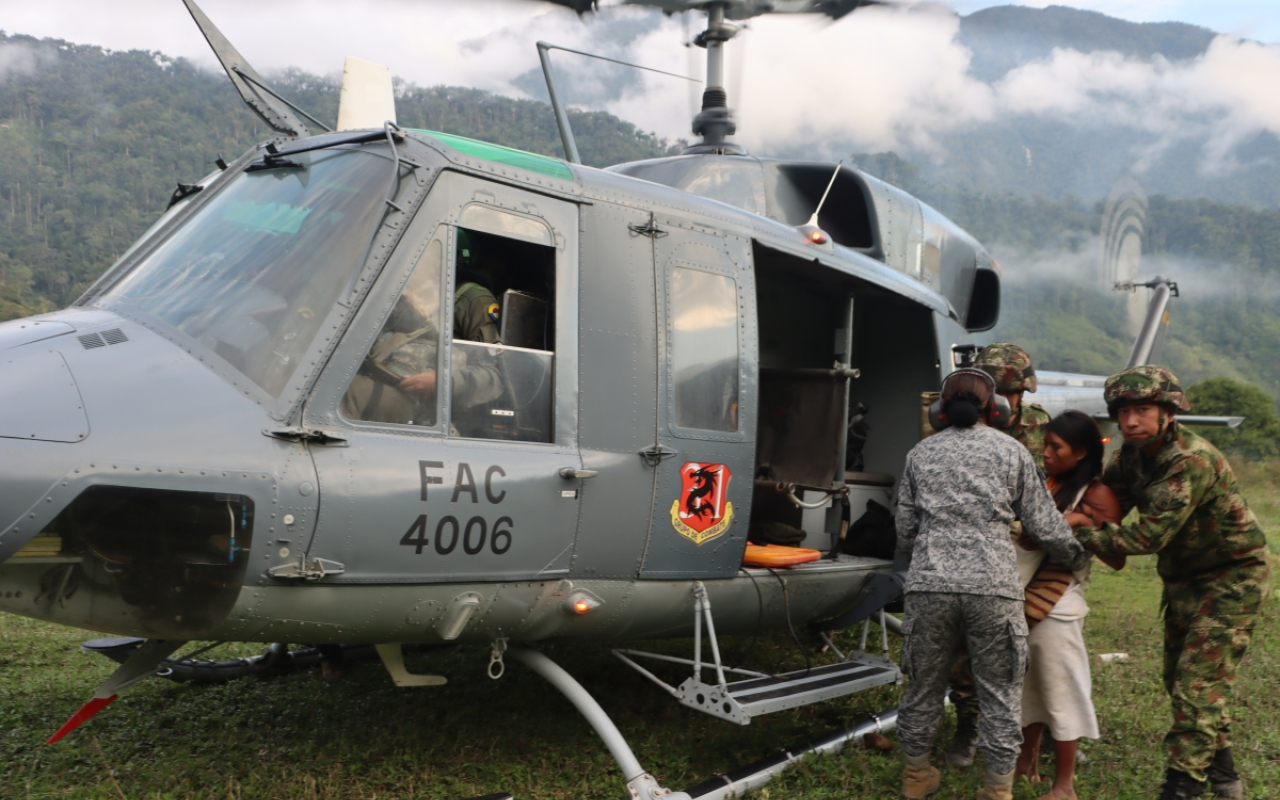 Indígenas Kogui fueron evacuados por su Fuerza Aérea desde la Sierra Nevada 