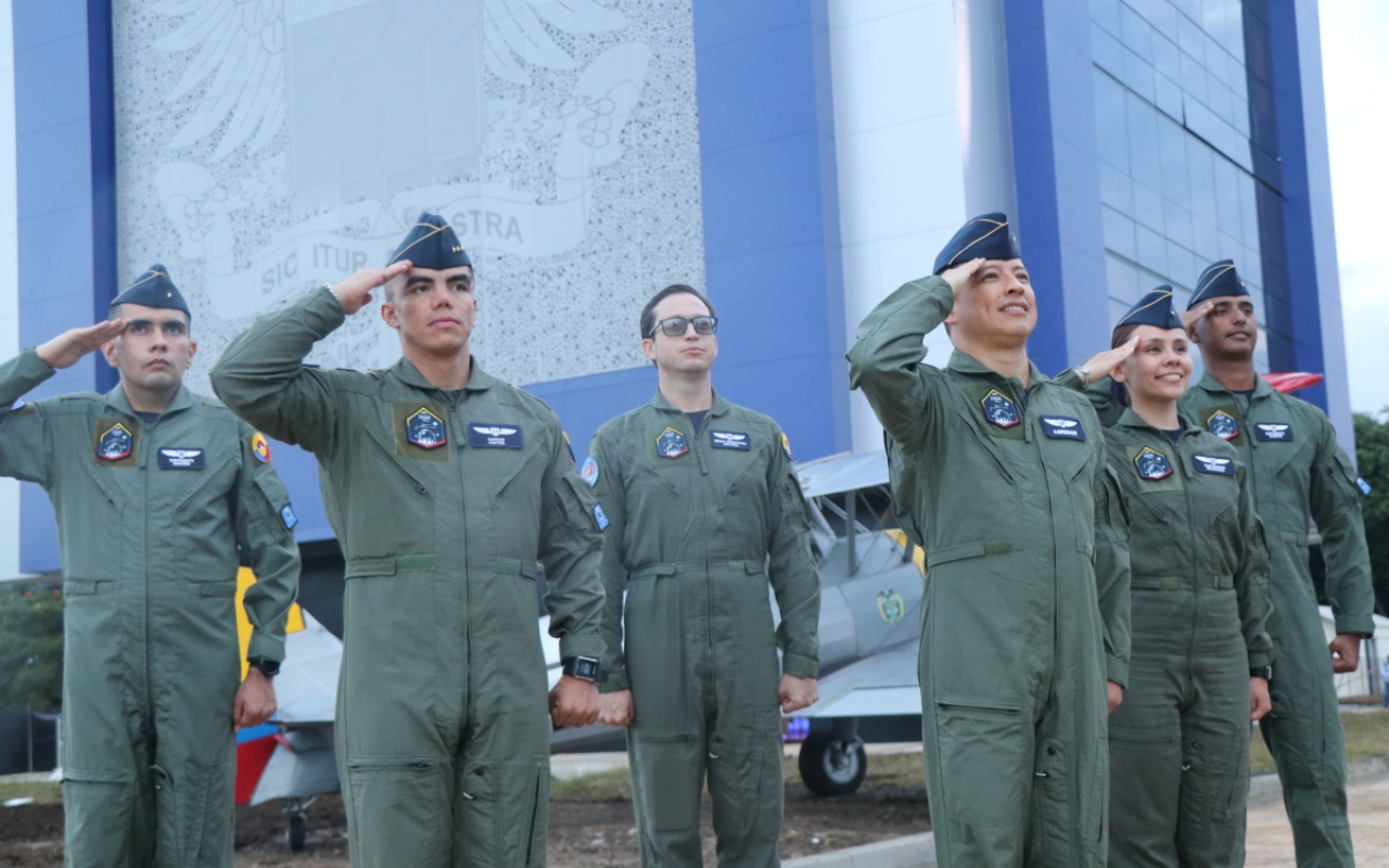 Primera tripulación de astronautas análogos de la Fuerza Aérea Colombiana
