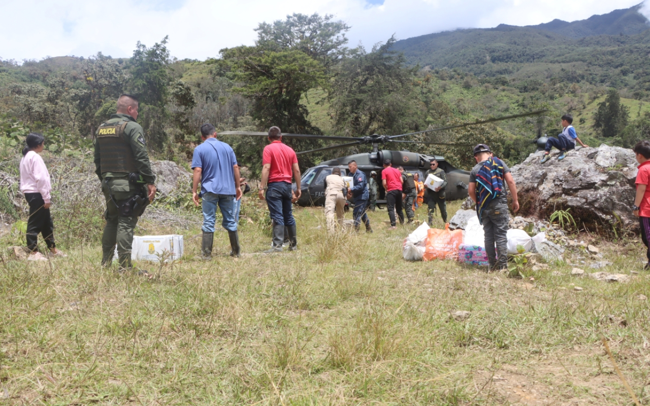 Fuerza Aeroespacial Colombiana continúa apoyando a la comunidad de El Calvario
