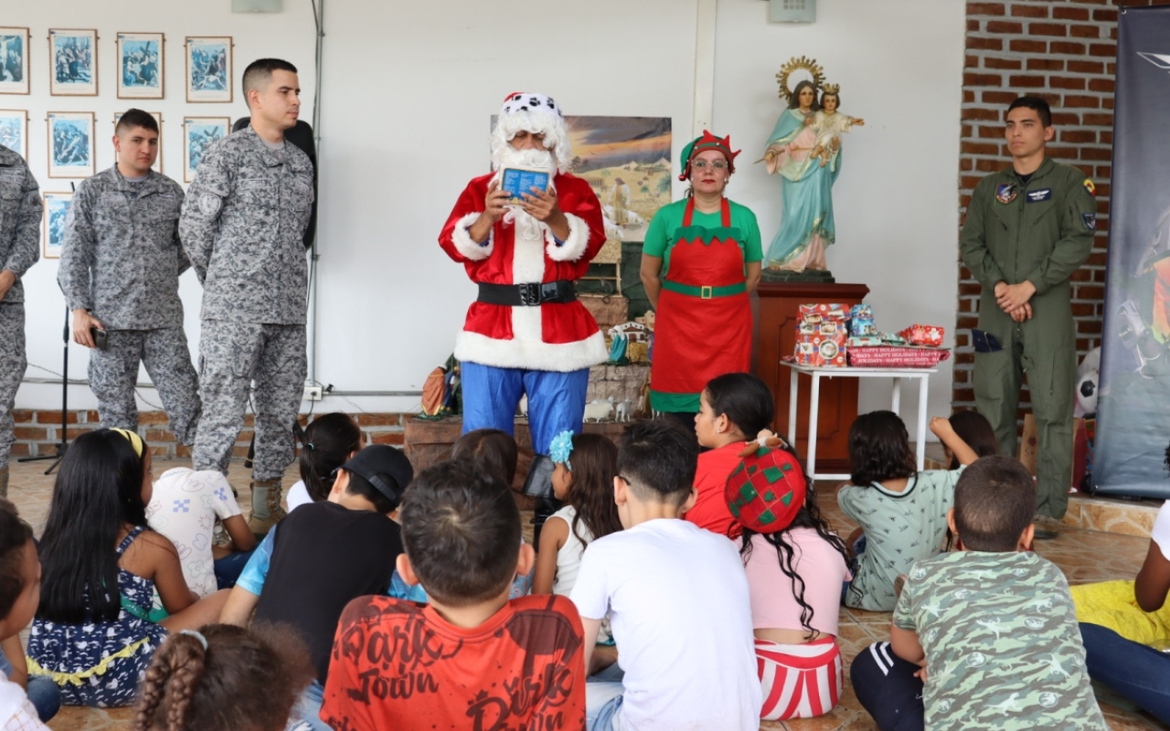 Cerriteños recibieron la magia de la Navidad junto a su Fuerza Aereoespacial Colombiana