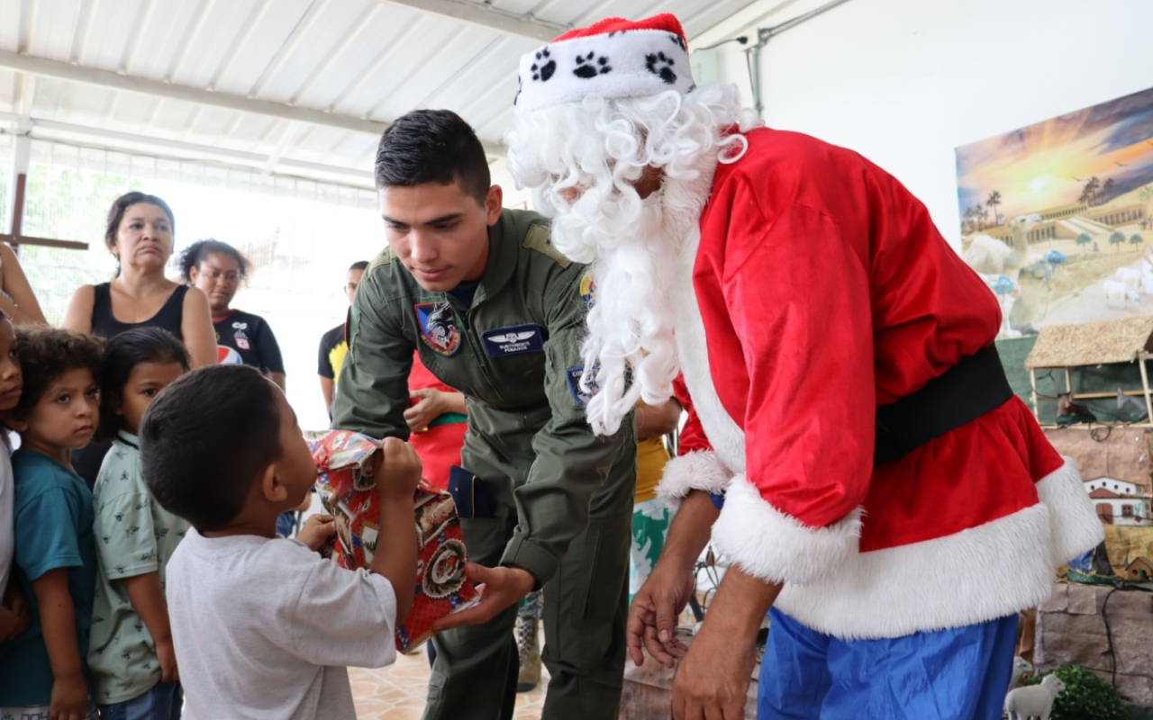 Cerriteños recibieron la magia de la Navidad junto a su Fuerza Aereoespacial Colombiana