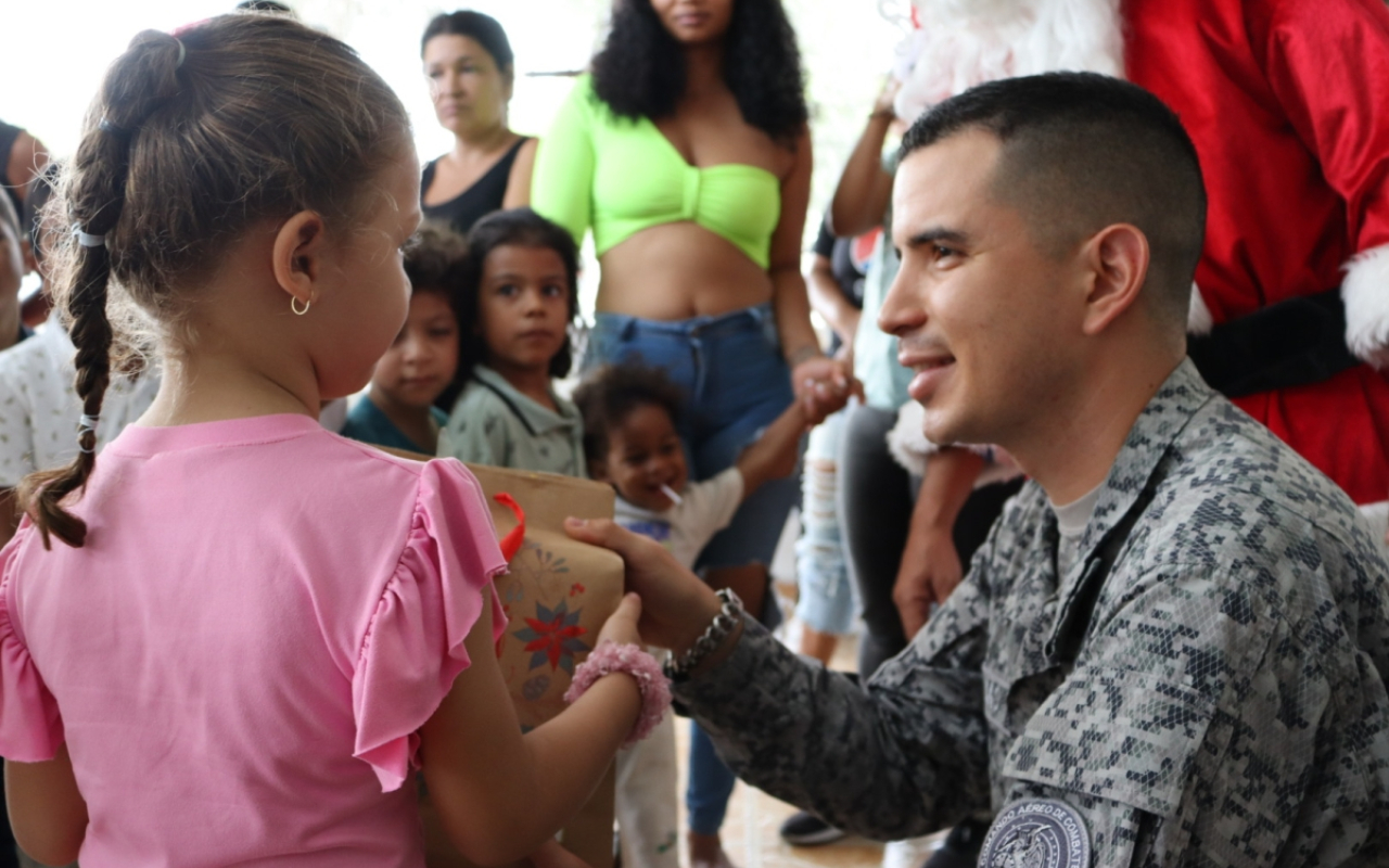 Cerriteños recibieron la magia de la Navidad junto a su Fuerza Aereoespacial Colombiana