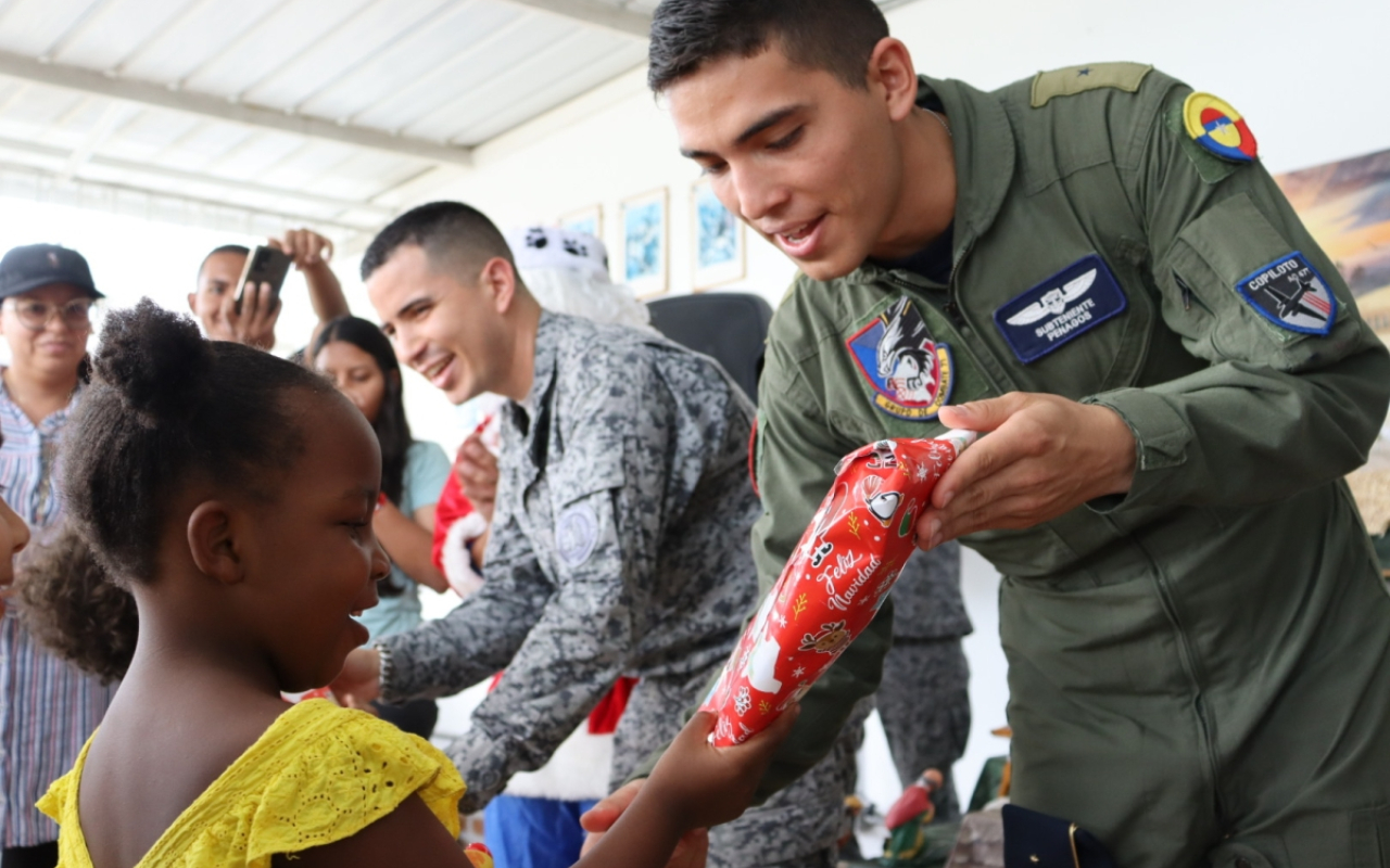 Cerriteños recibieron la magia de la Navidad junto a su Fuerza Aereoespacial Colombiana