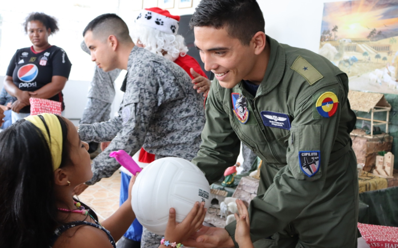 Cerriteños recibieron la magia de la Navidad junto a su Fuerza Aereoespacial Colombiana