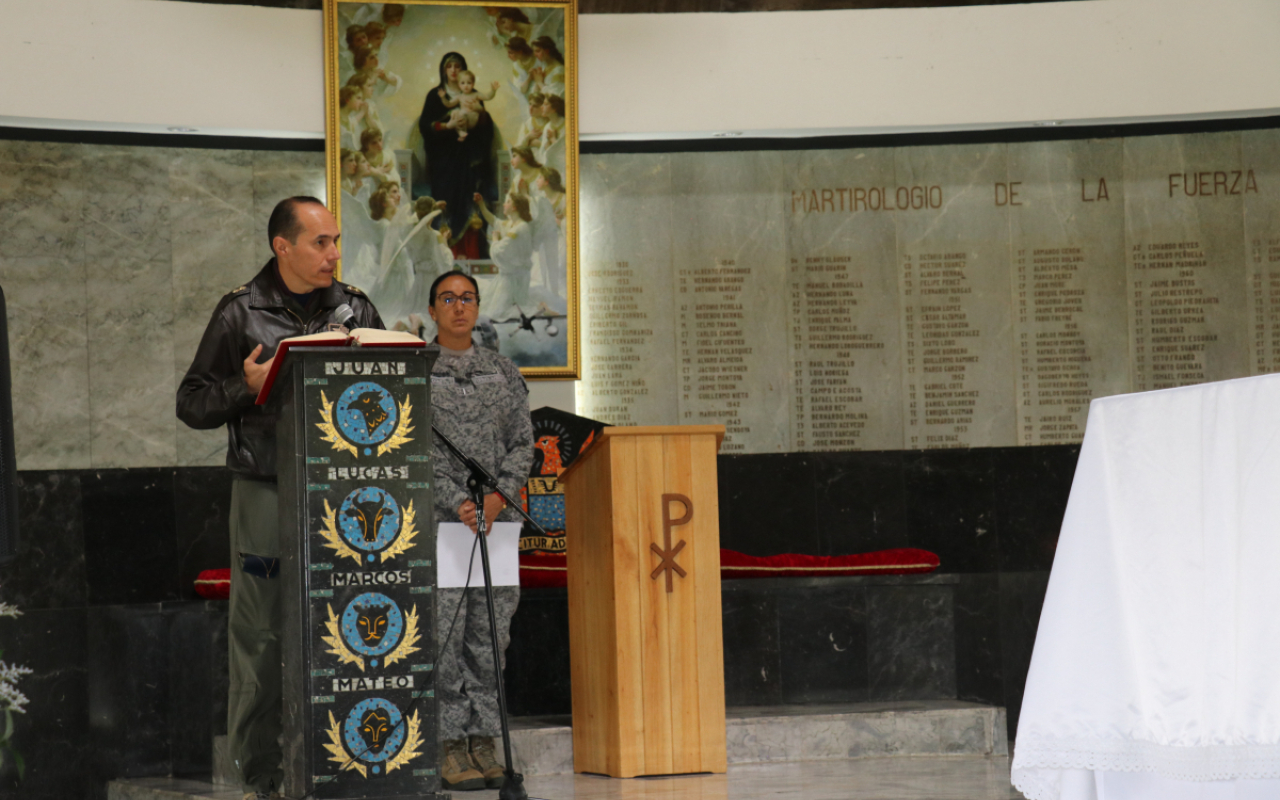 Integrantes de CATAM realizaron homenaje a los héroes de la nación y sus familias