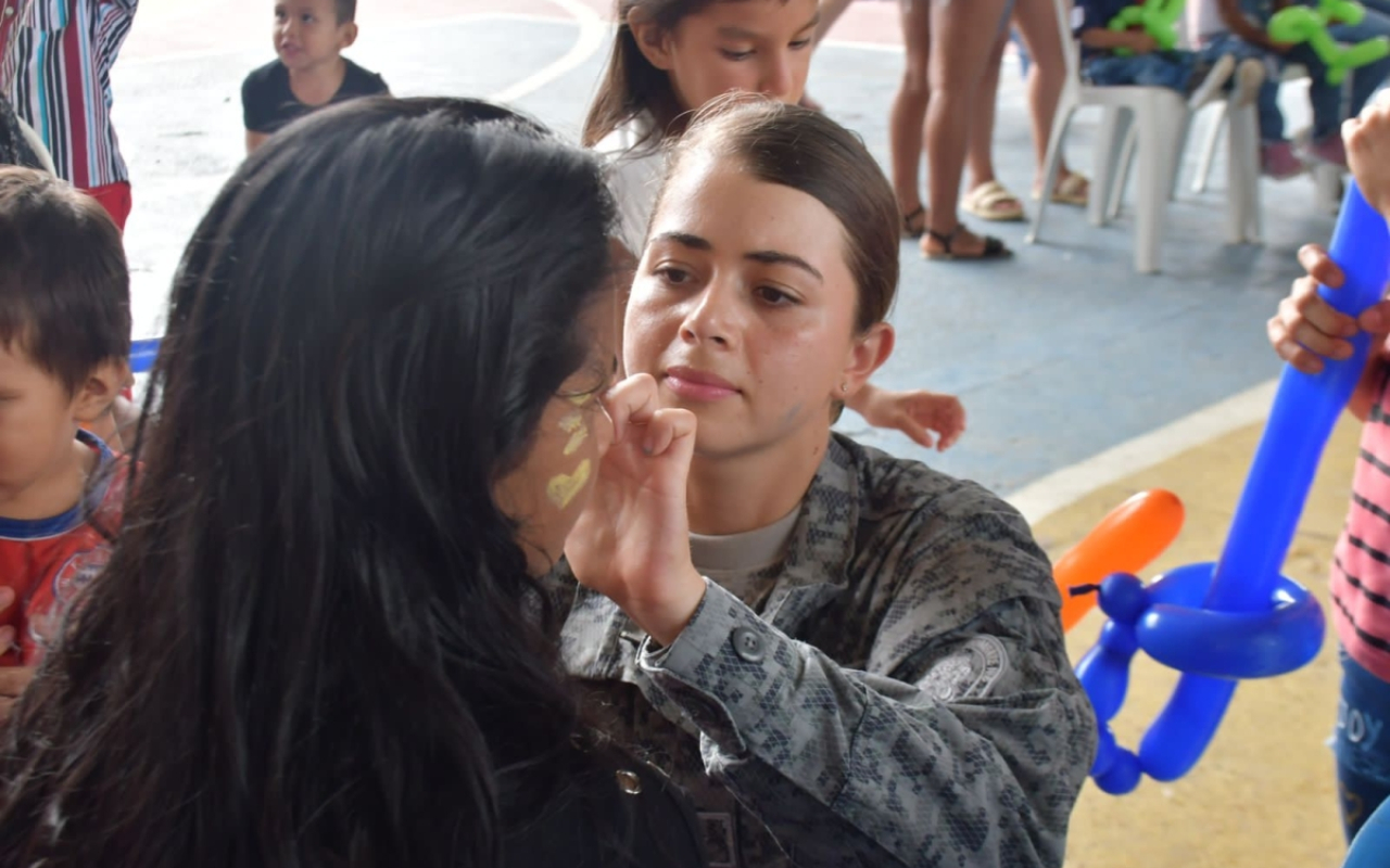 Homenaje a la niñez solanense apoyada por sus Fuerzas  Militares