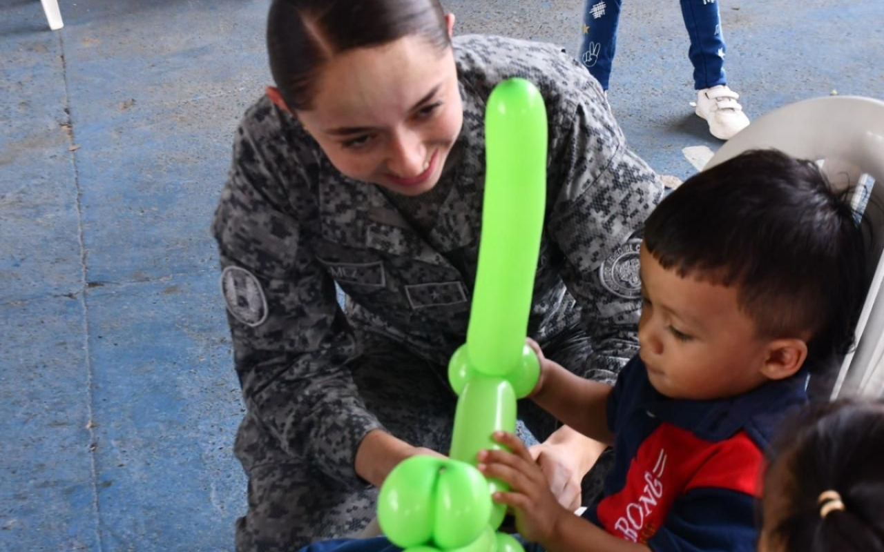Homenaje a la niñez solanense apoyada por sus Fuerzas  Militares