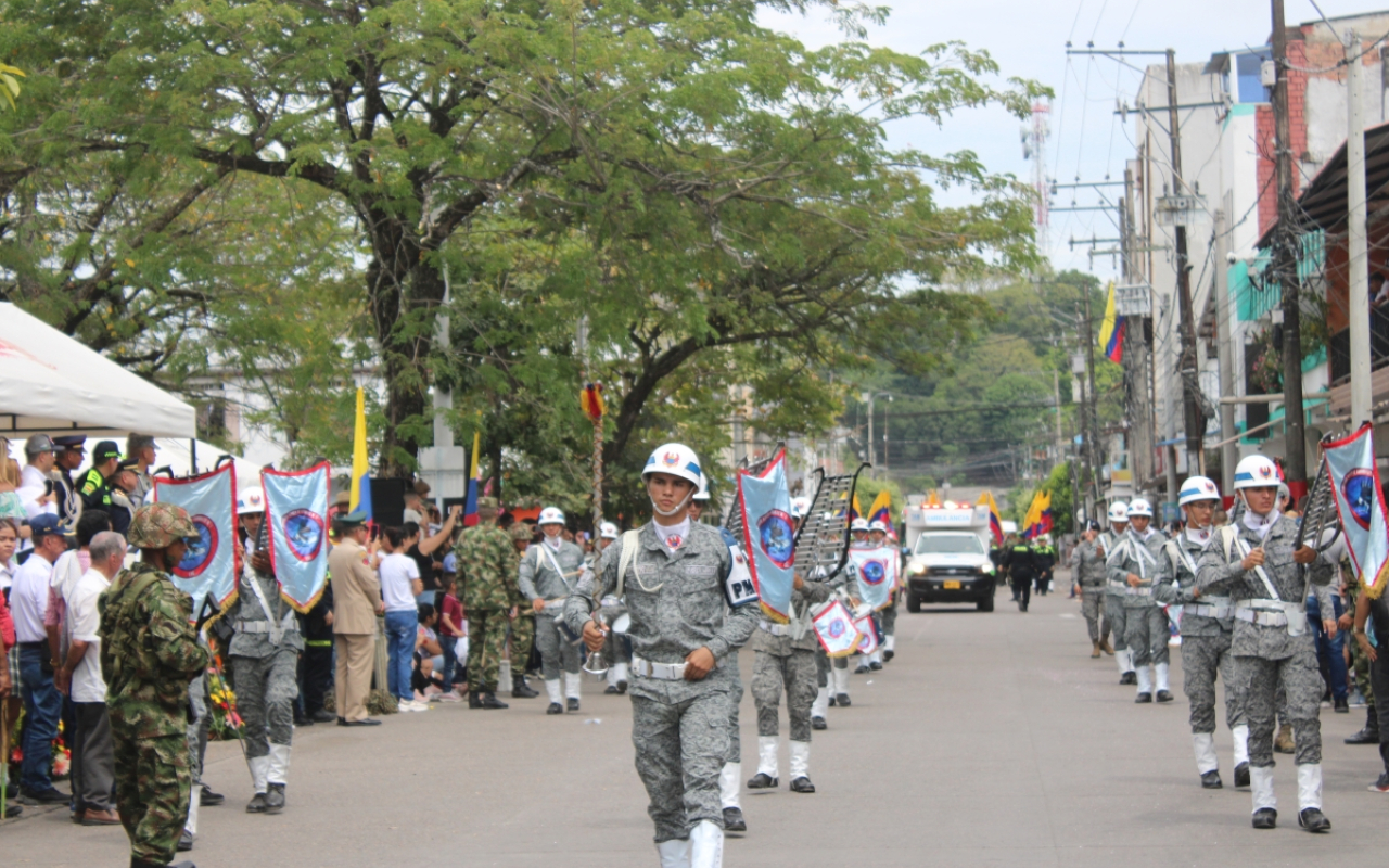 Con desfile militar, el Magdalena Medio conmemora los 204 años de la Batalla de Boyacá