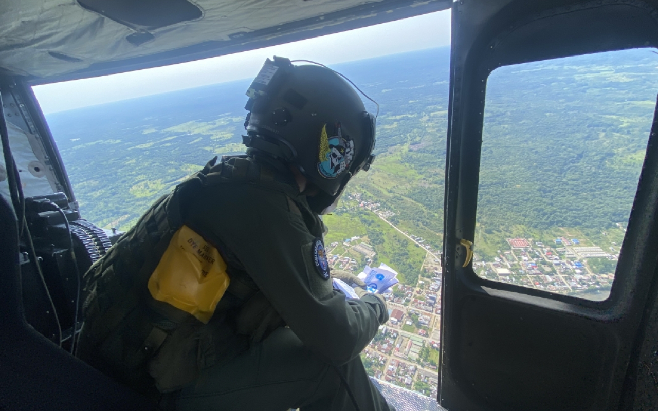 Fuerza Aérea Colombiana realiza misiones de lanzamiento de volantes 