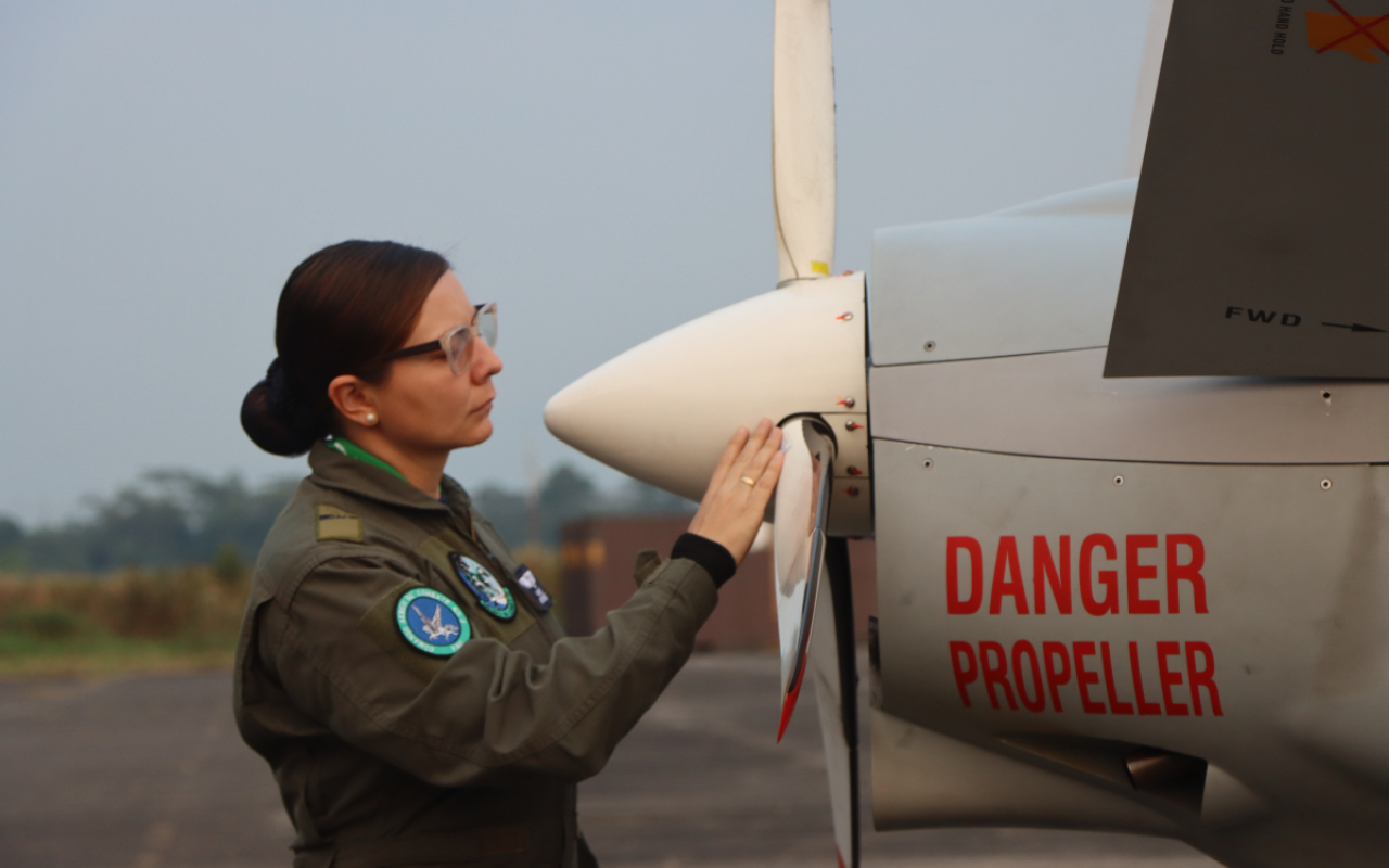 Colombiana se destaca al comandar una Aeronave Remotamente Pilotada