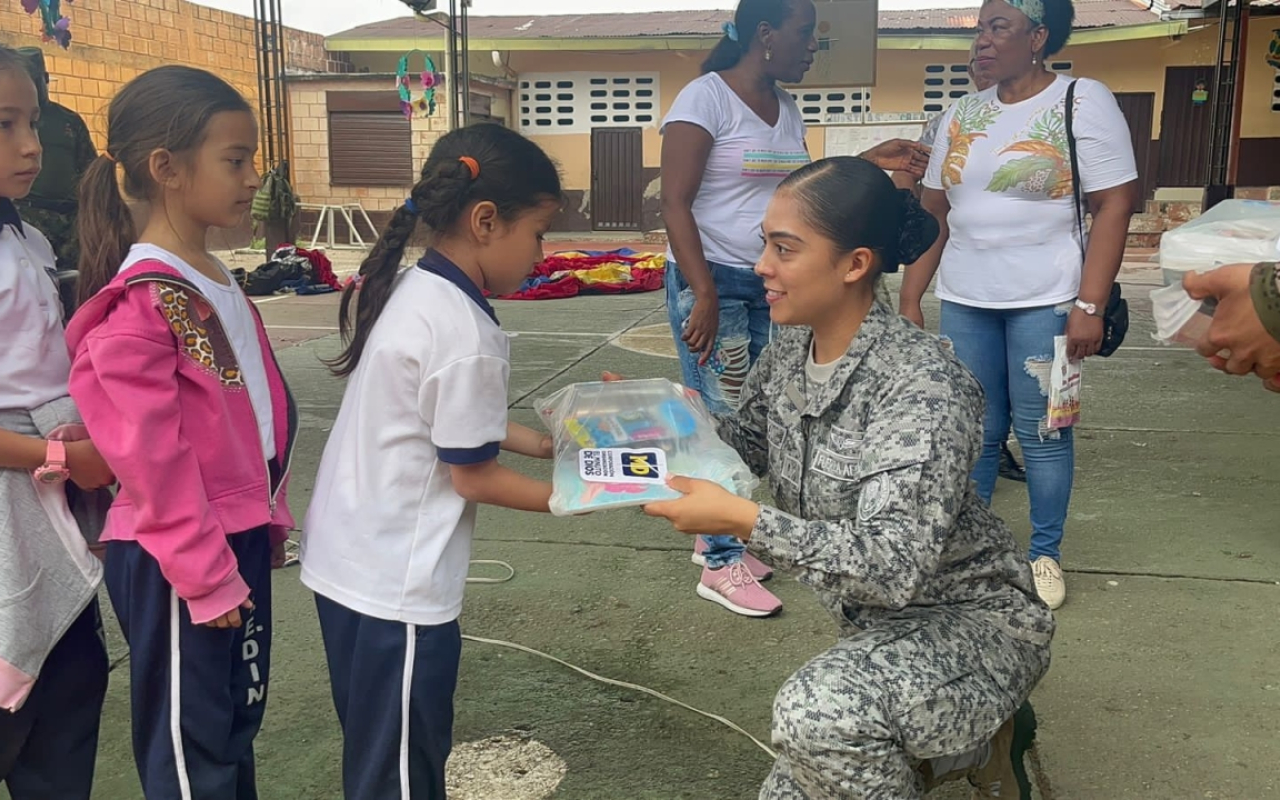Kits escolares fueron entregados a niños de la capital de Caquetá 