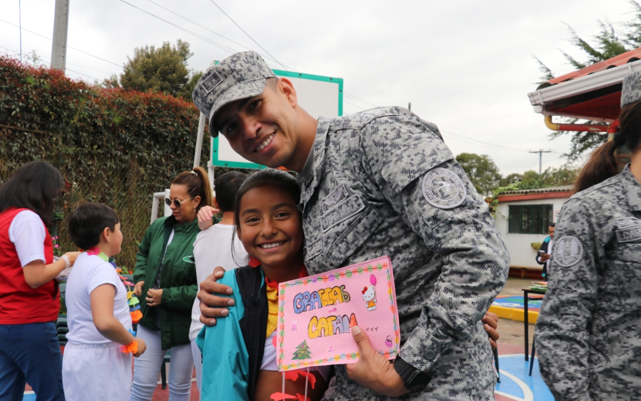 Un nuevo parque infantil para la Escuela El Cerrito de Funza- Cundinamarca