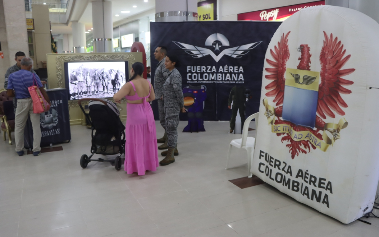 Los 104 años de la Fuerza Aeroespacial Colombiana fueron celebrados con los villavicenses