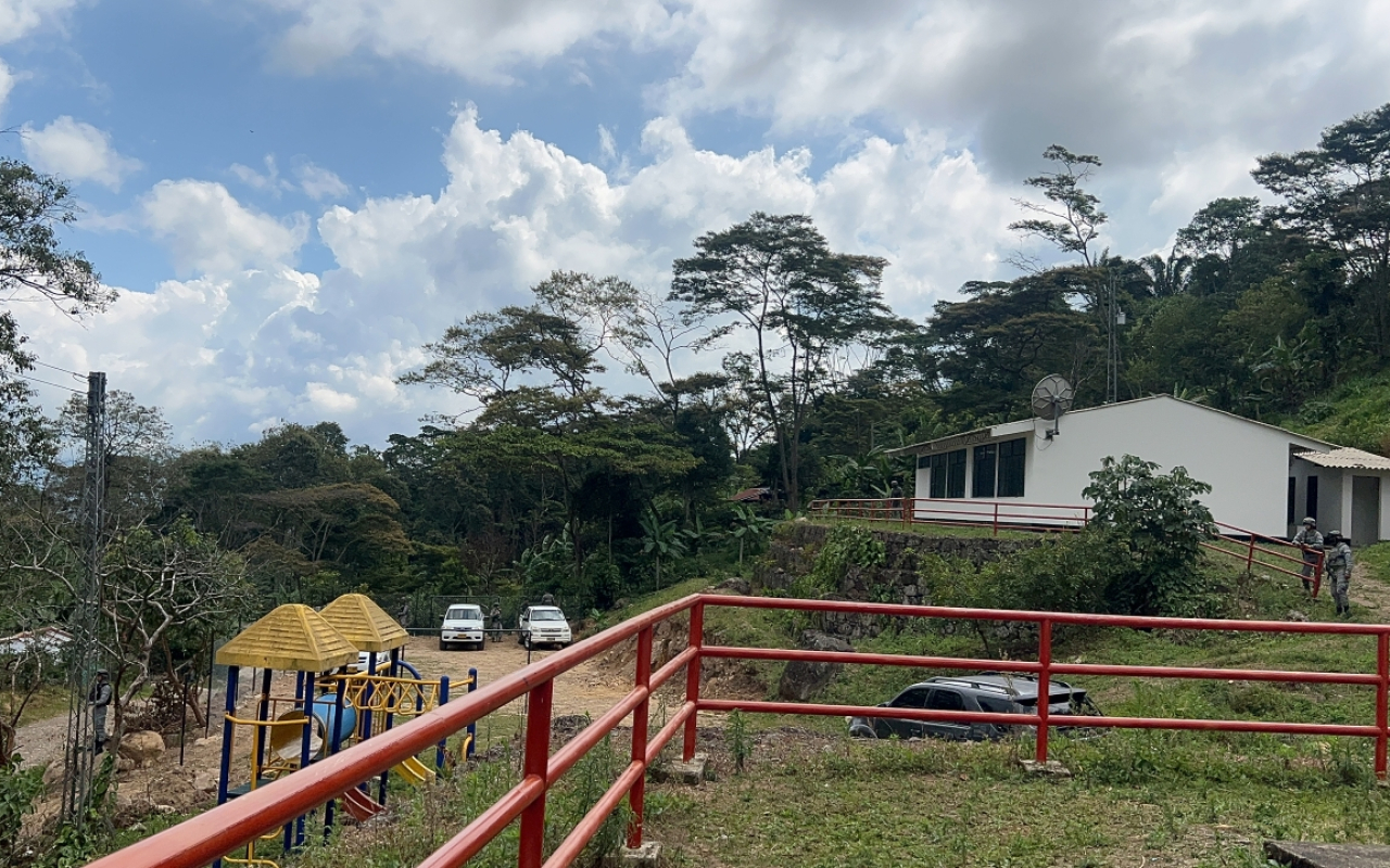 Institución Educativa Santa Teresita en beneficiada gracias a su Fuerza Aeroespacial 