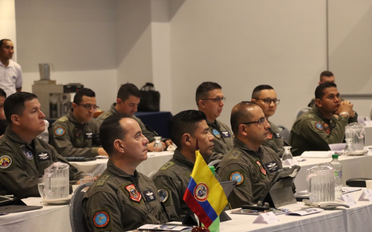 Avanza la sexta edición del Congreso Internacional de Escuelas de Helicópteros en Latinoamérica