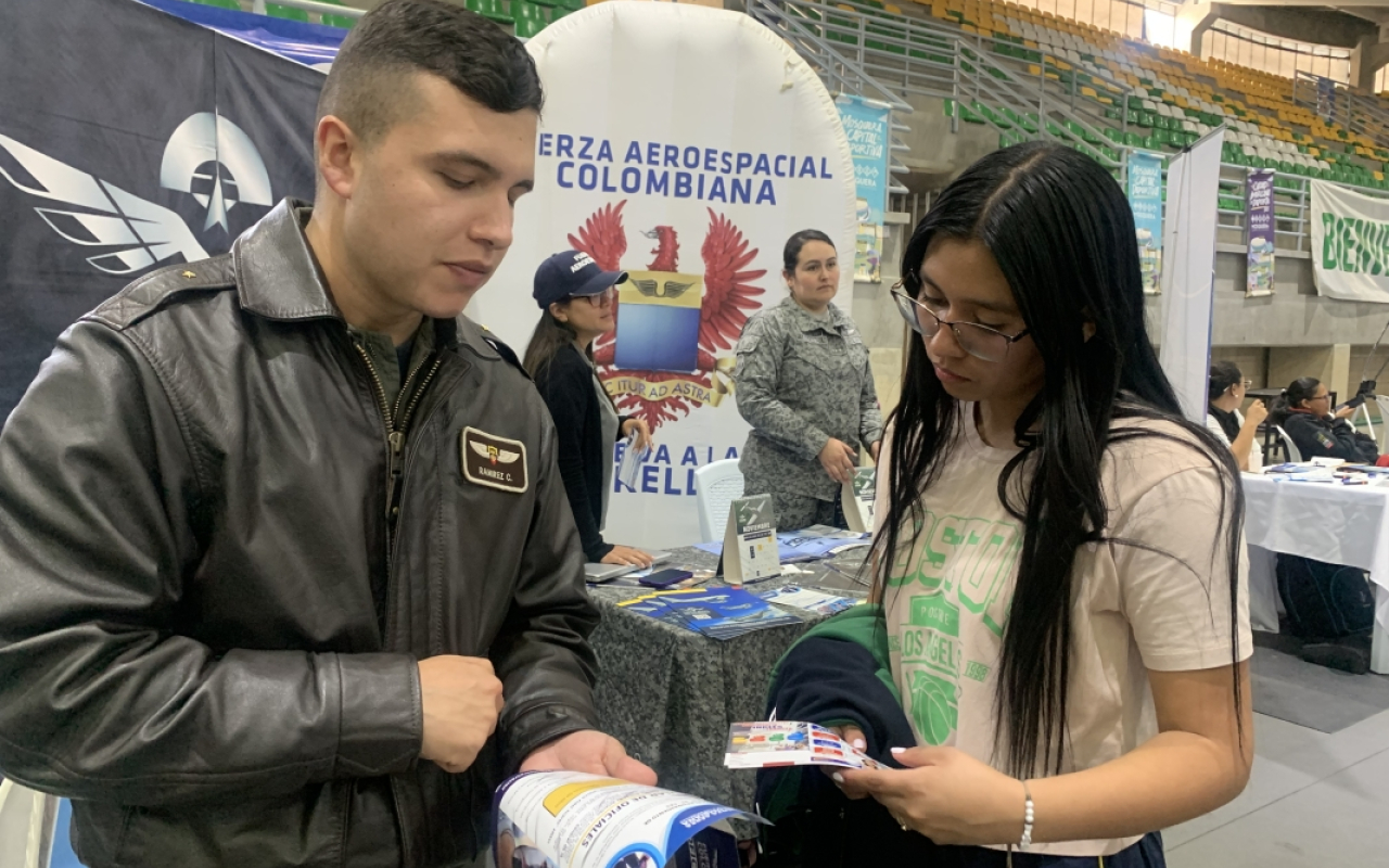 La Fuerza Aeroespacial Colombiana celebra 104 Años fortaleciendo vínculos La Fuerza Aeroespacial Colombiana celebra 104 Años fortaleciendo vínculos