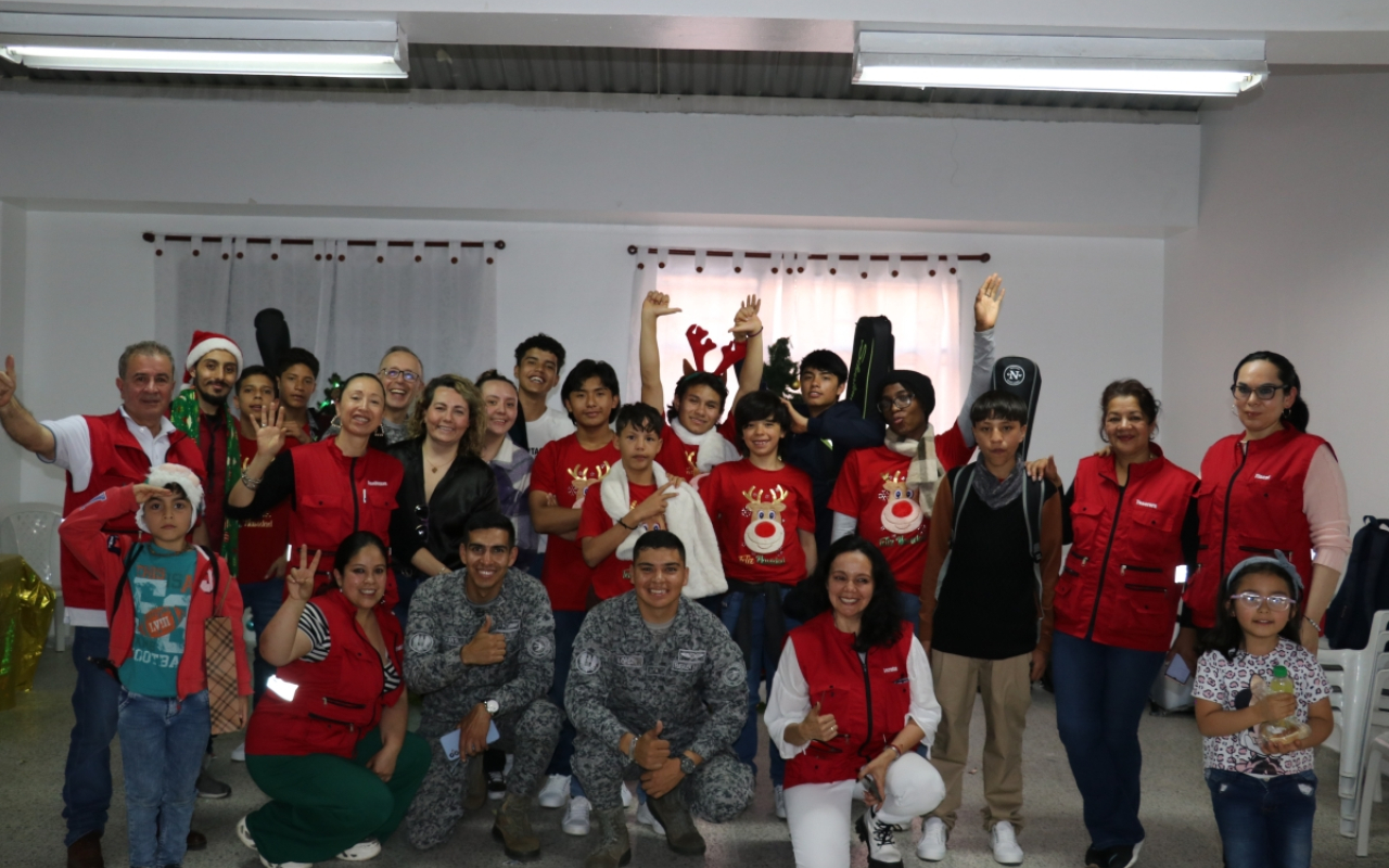 Operación Gratitud: El Regalo de la Navidad tocó las puertas de la infancia en Bogotá